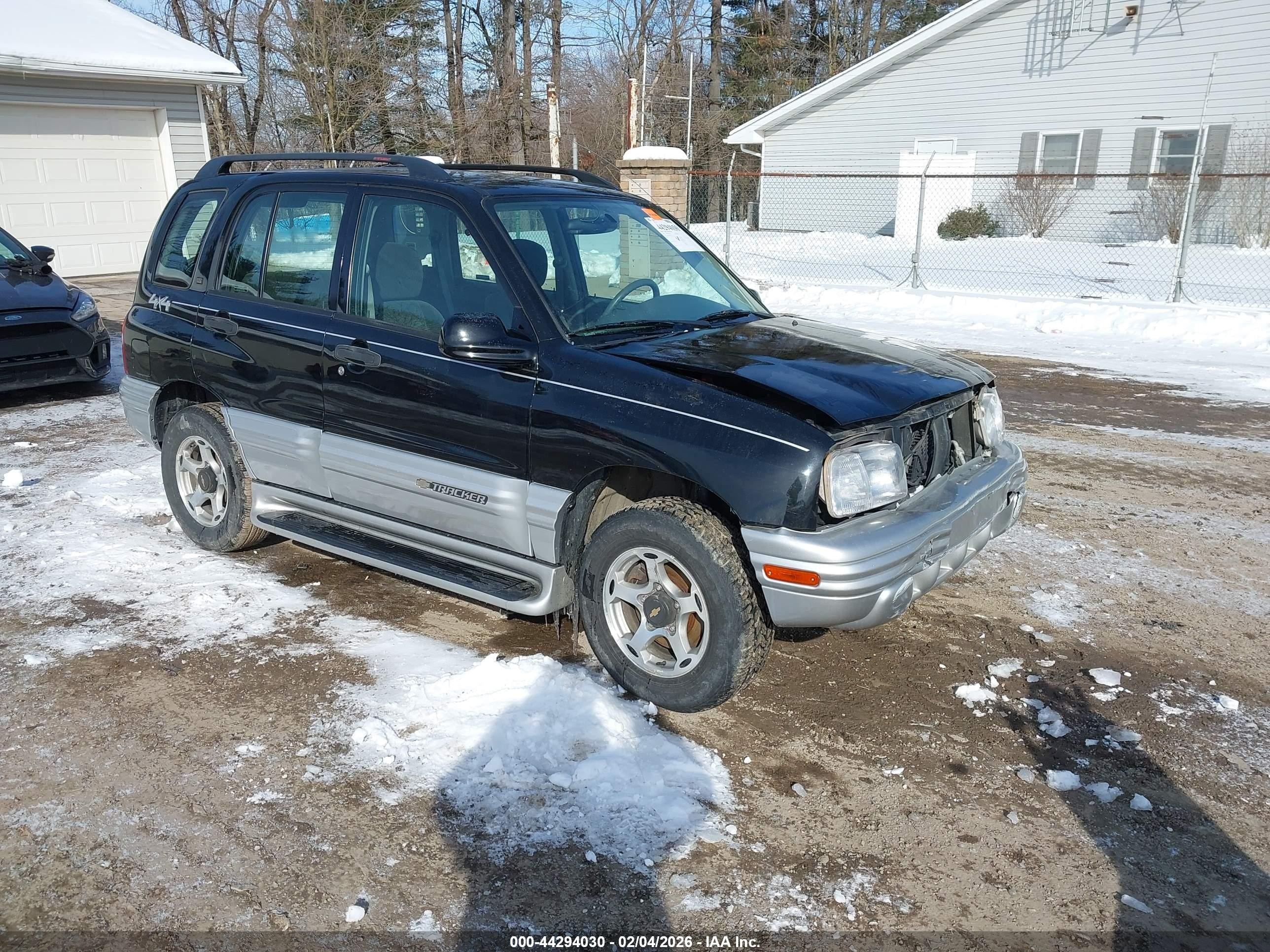 2001 Chevrolet Tracker LT, VIN 2CNBJ634216933362 — Перед