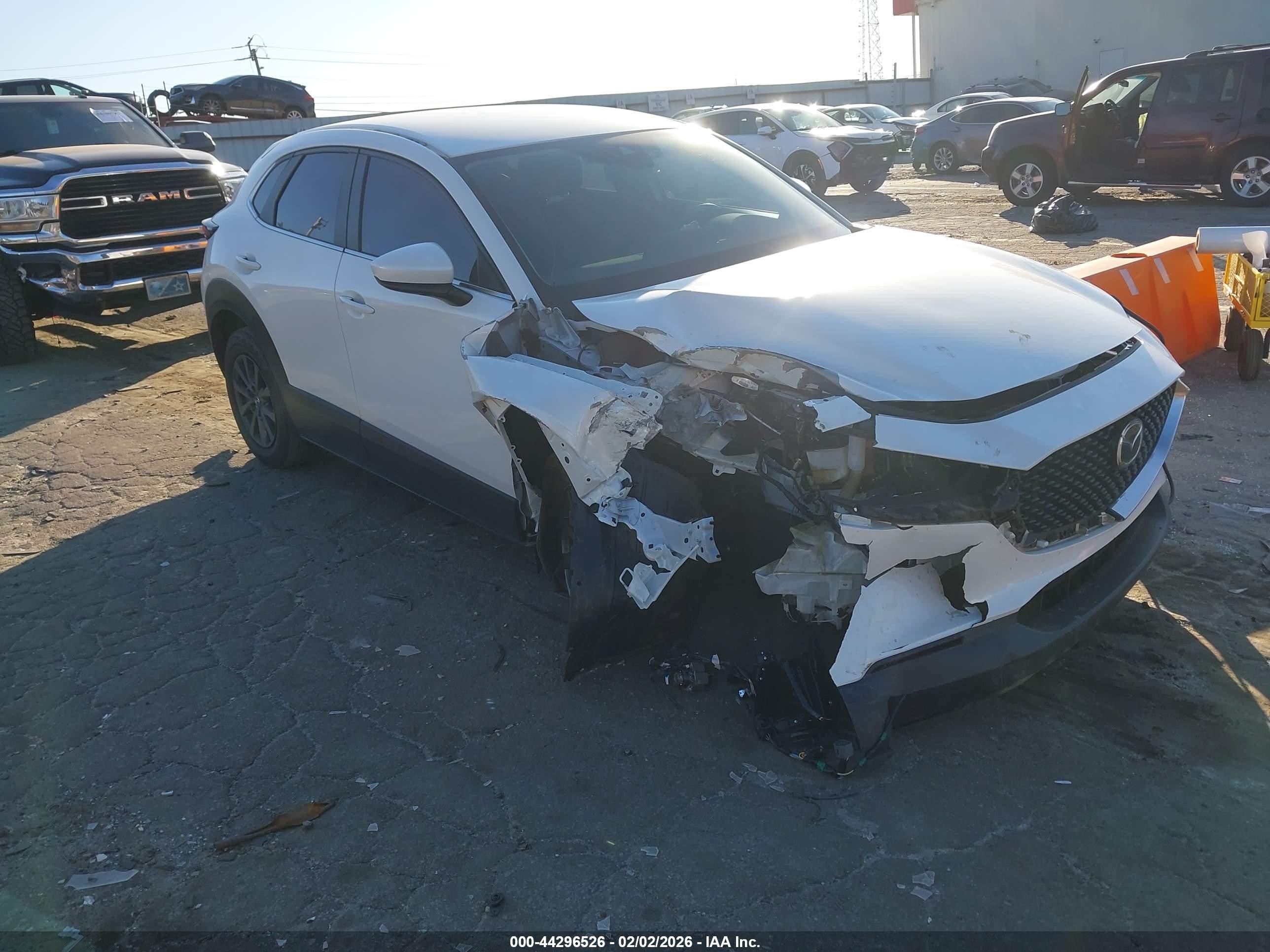 2022 Mazda CX-30 S, VIN 3MVDMBAL6NM431004 — Front end