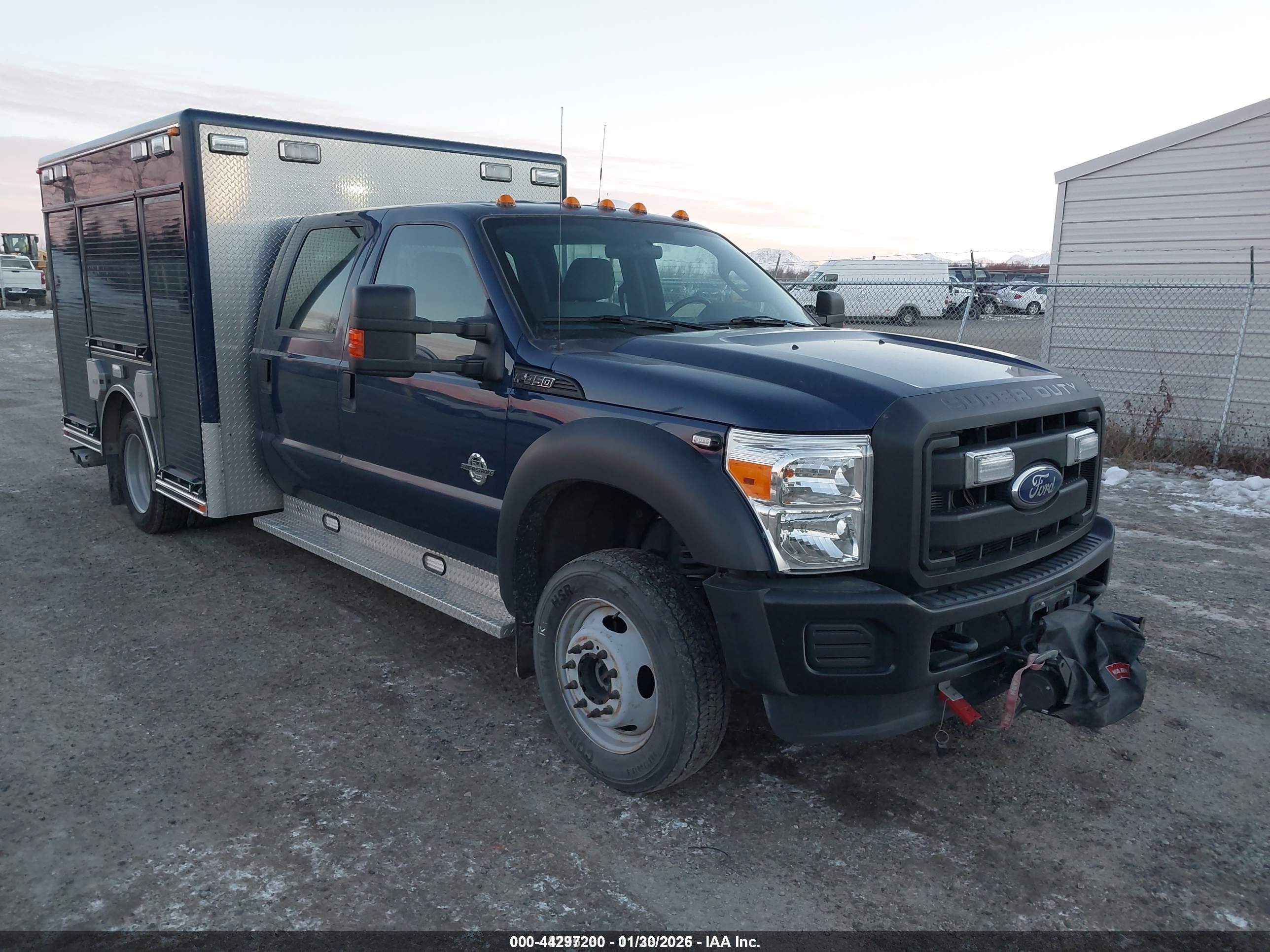 2011 Ford F-450 XL, VIN 1FD9W4HT7BEA52576 — Side