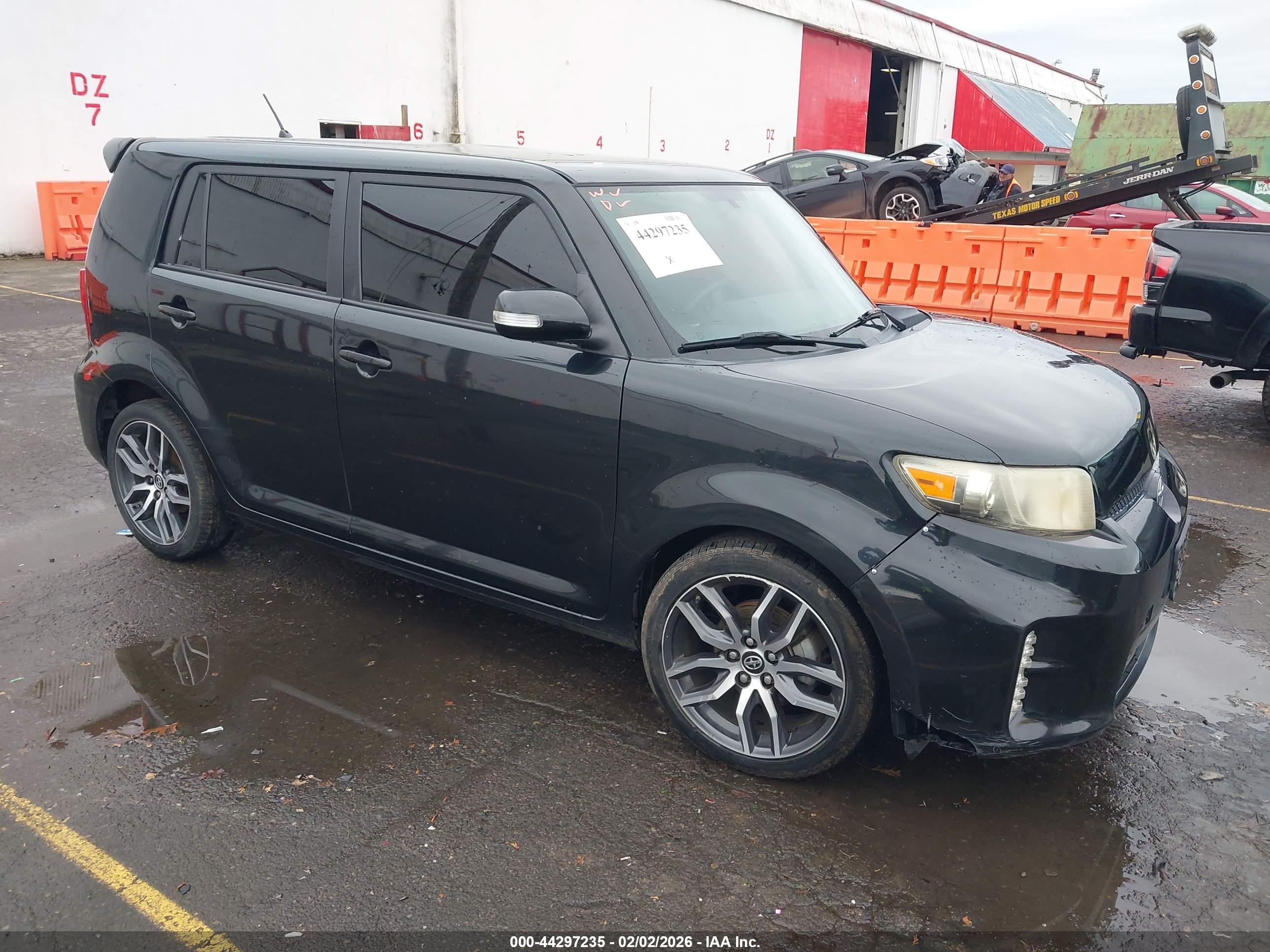 2014 Scion xB, VIN JTLZE4FE3EJ057950 — Side