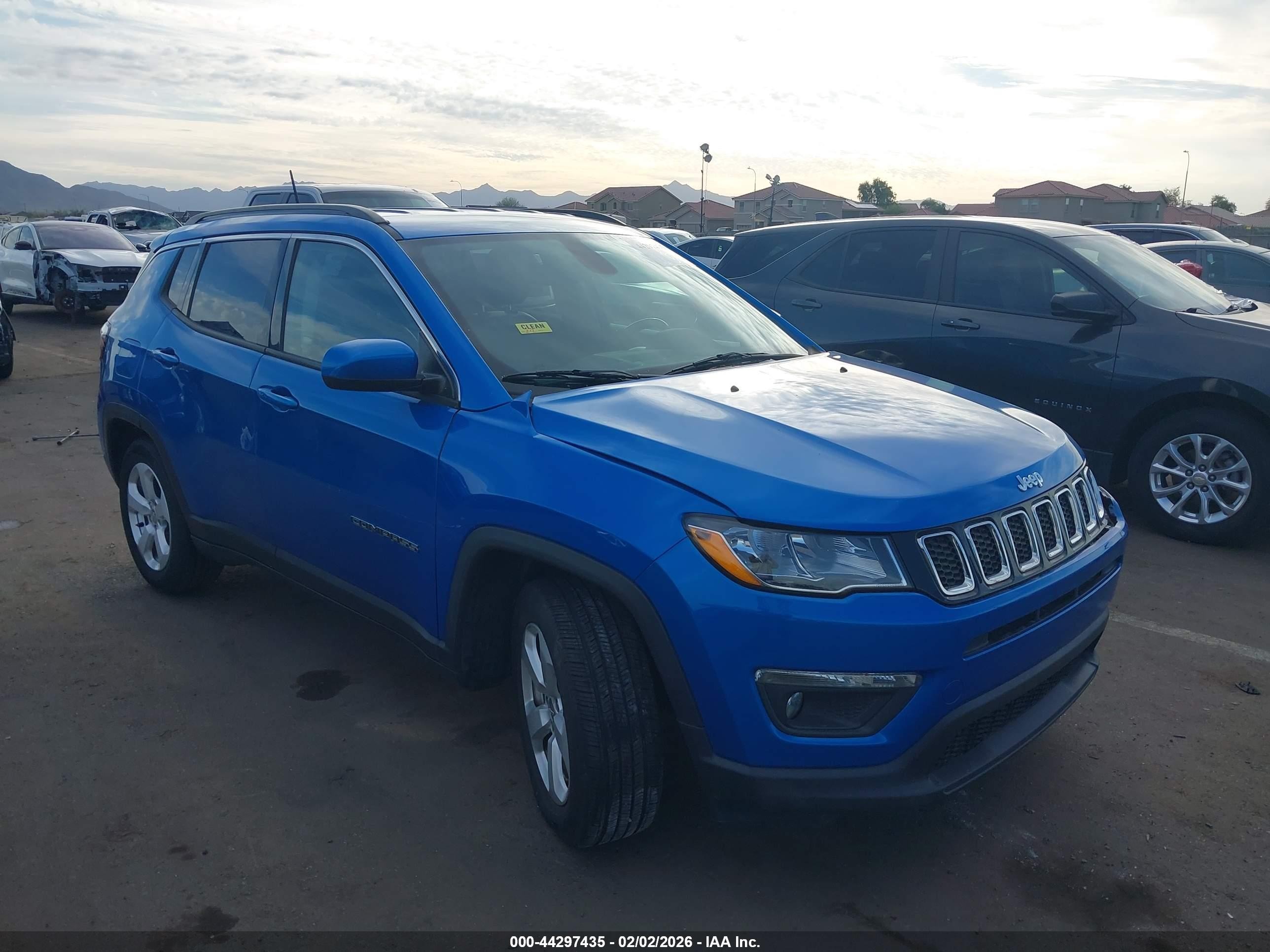 2018 Jeep Compass Latitude, VIN 3C4NJCBB0JT461643 — Front end