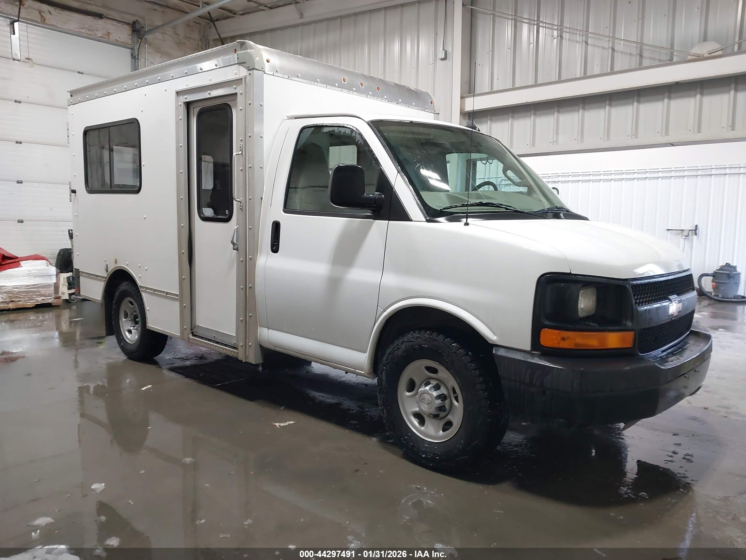 2016 Chevrolet Express Commercial, VIN 1GB0GRFG2G1275883 — Front end
