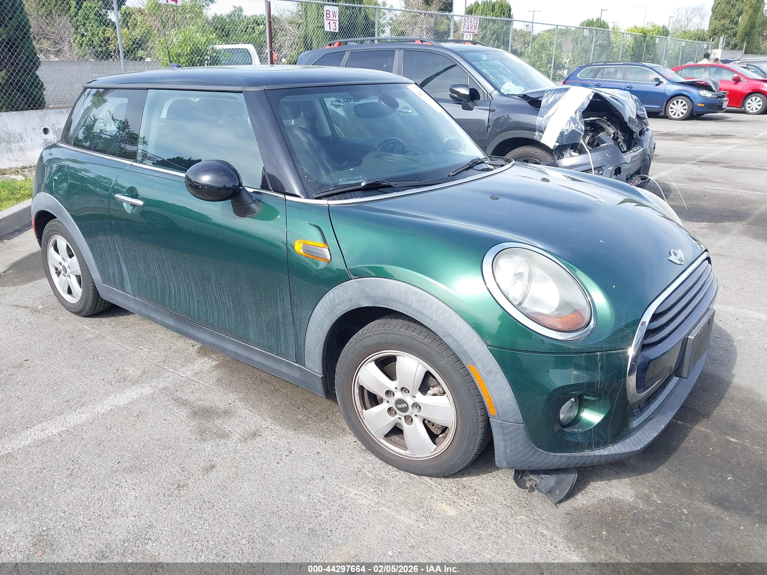 2016 MINI Hardtop, VIN WMWXP5C57G2D14659 — Днище