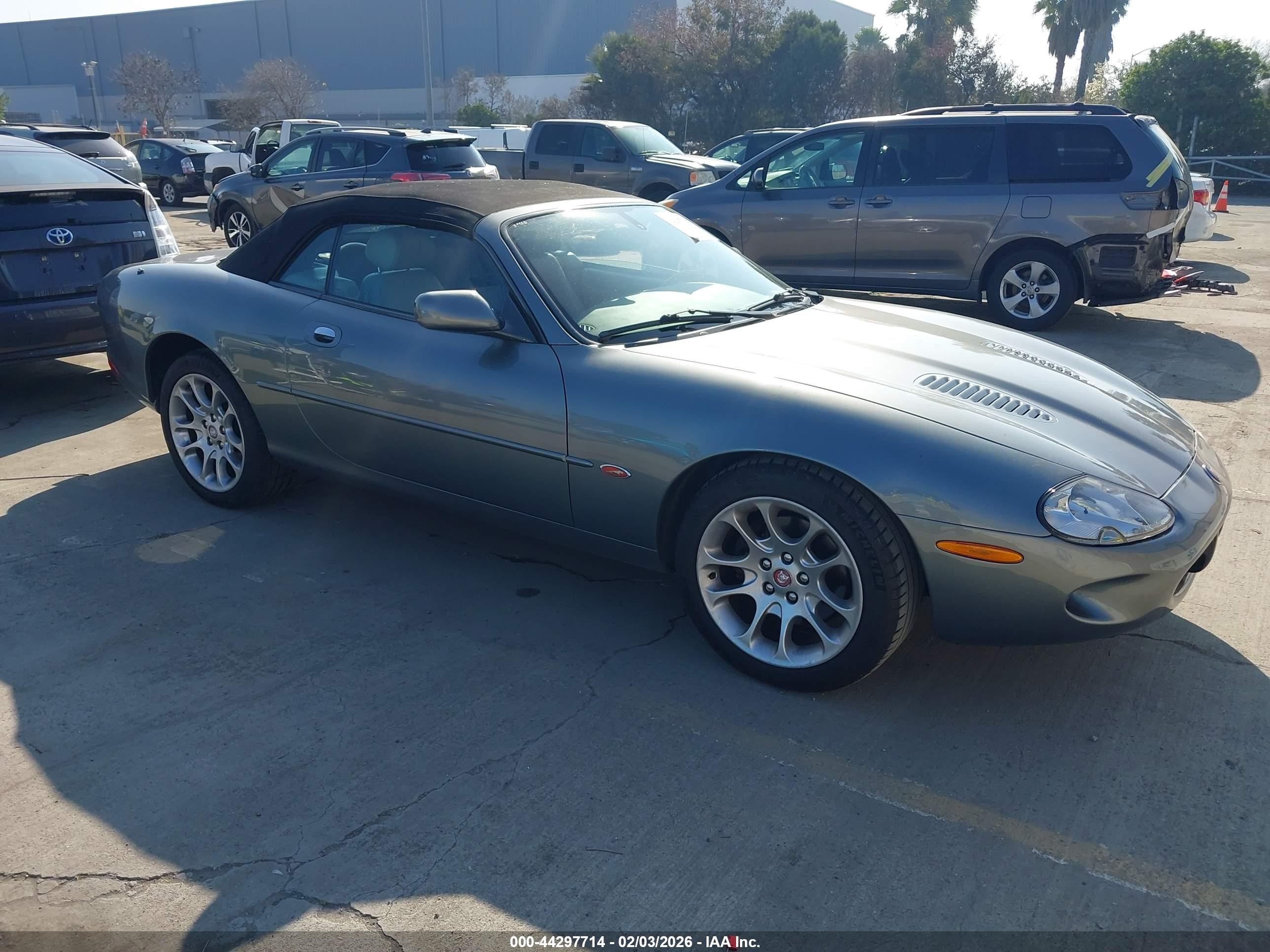 2002 Jaguar XK, VIN SAJDA42B82PA25005 — Front end