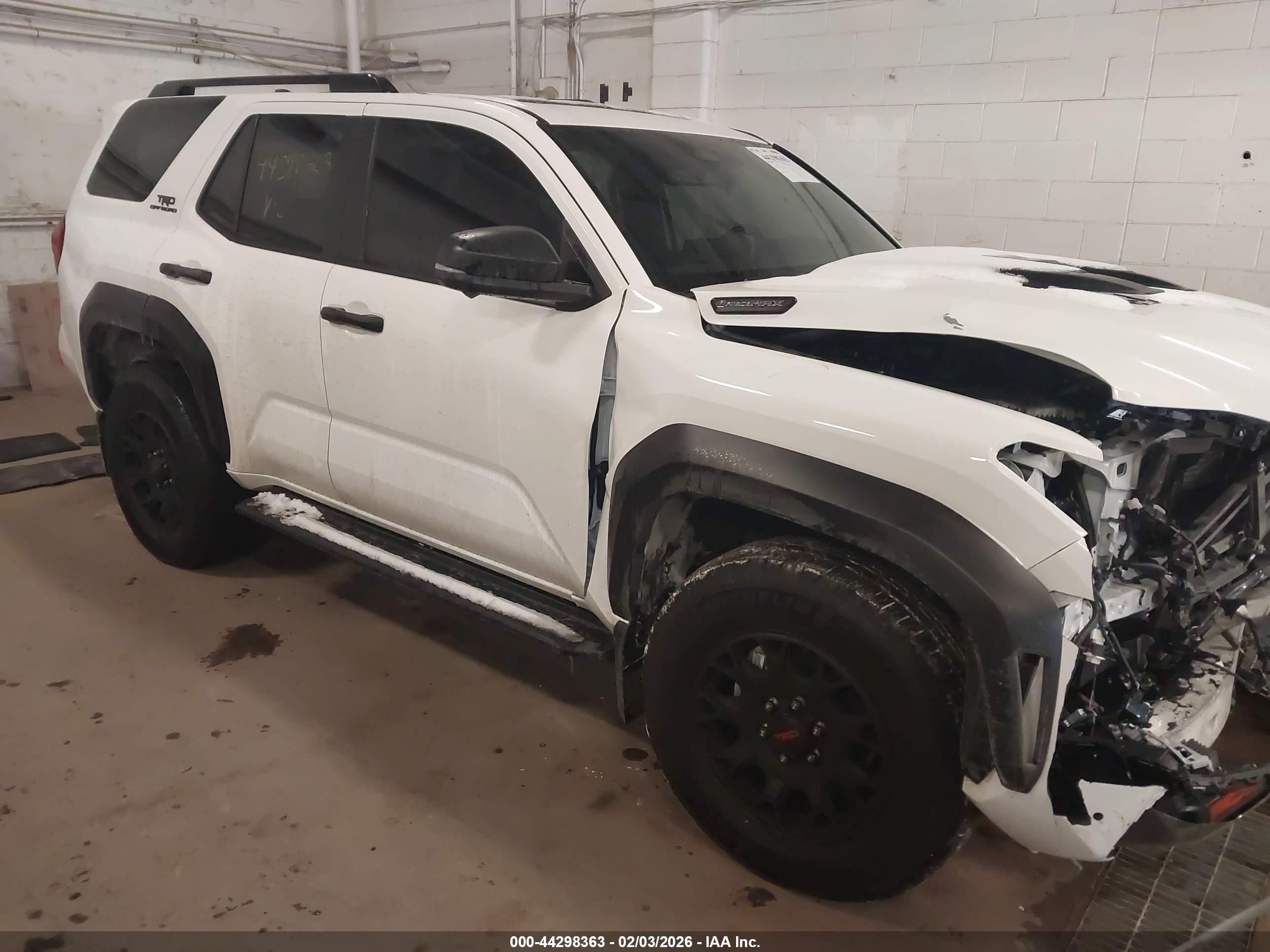2025 Toyota 4Runner Hybrid TRD Off Road, VIN JTEVB5BR7S5011555 — Front end