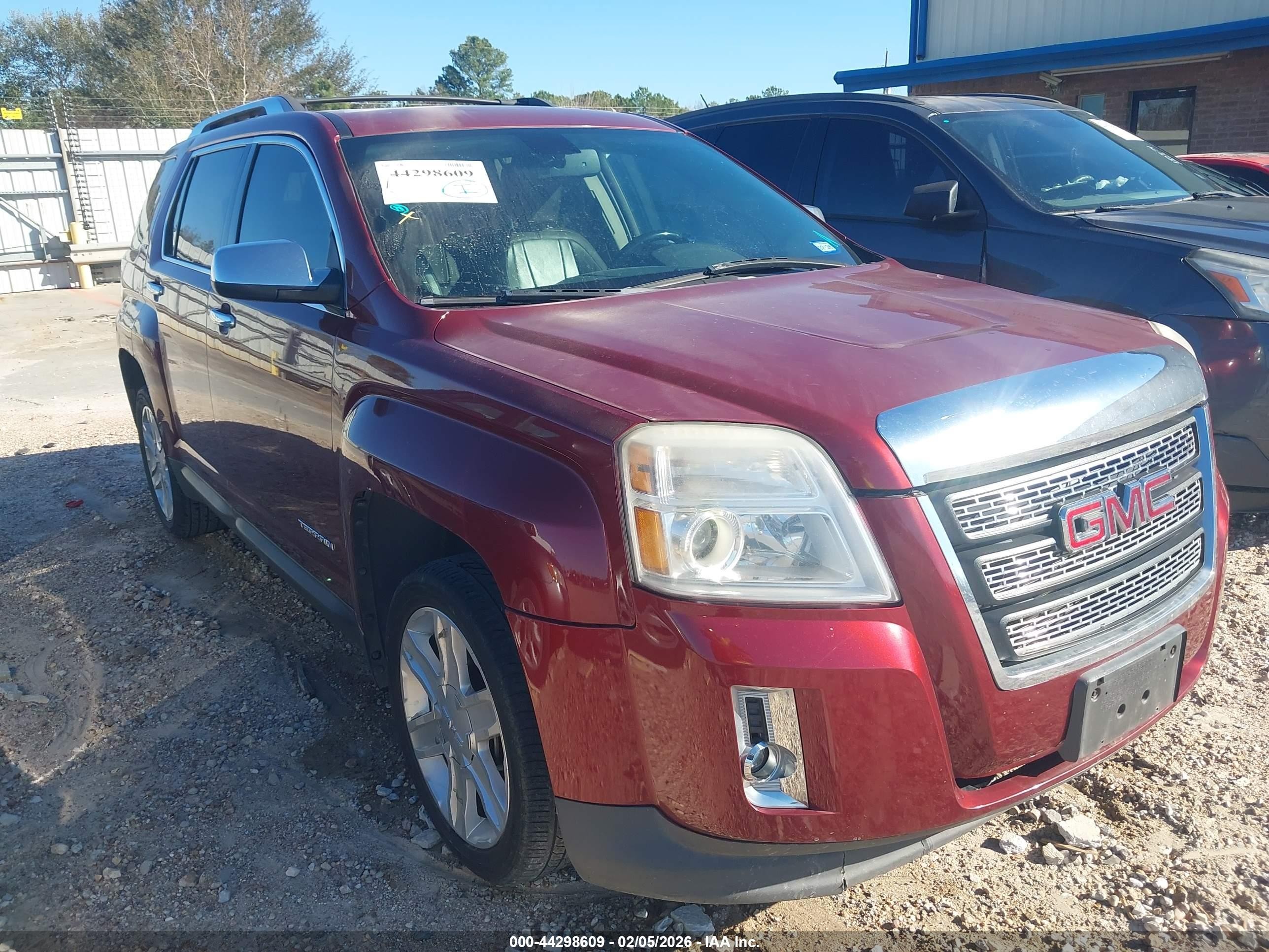 2011 GMC Terrain SLT-2, VIN 2CTFLXE58B6282045 — Front end
