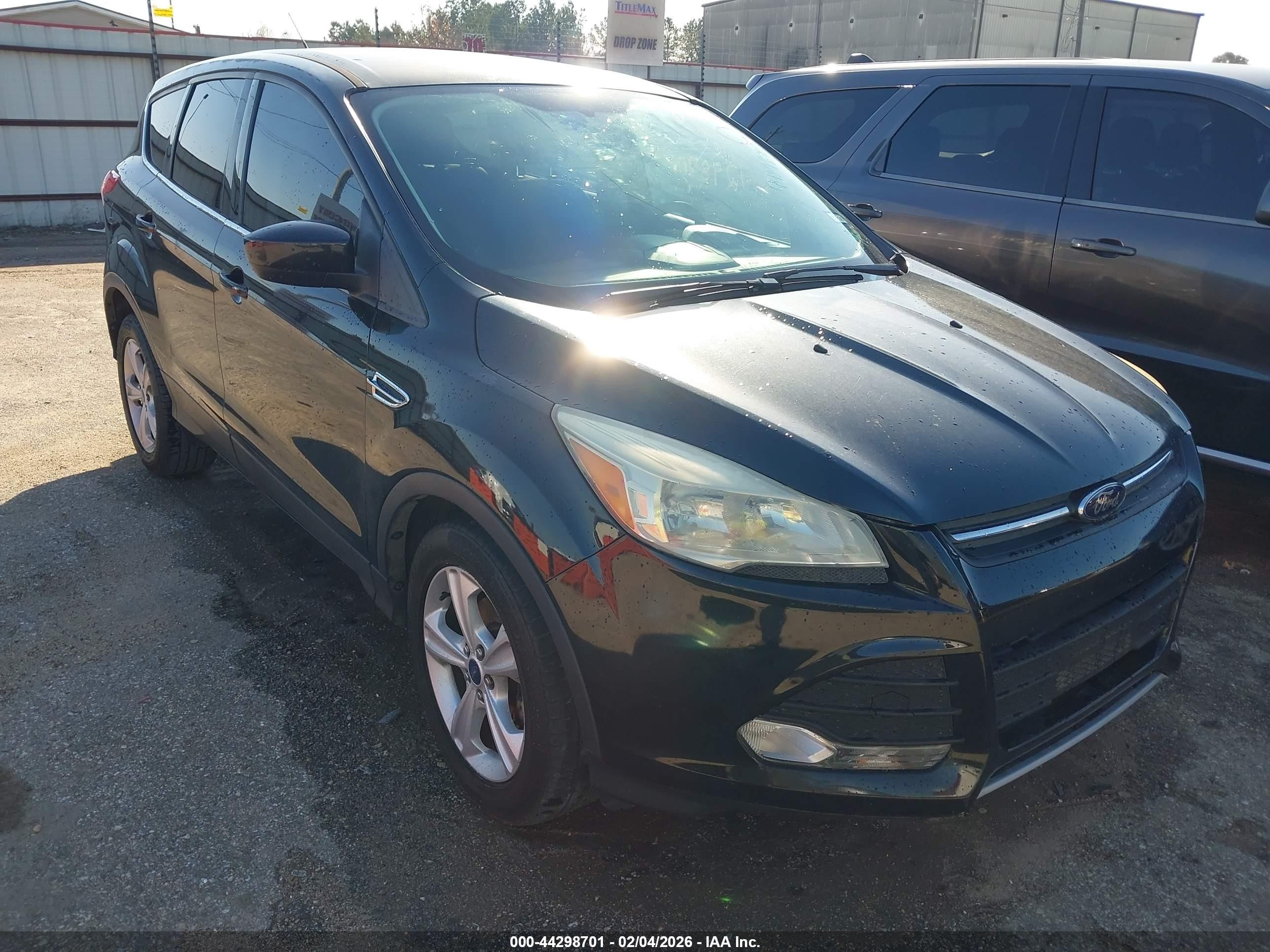 2015 Ford Escape SE, VIN 1FMCU0G77FUA07884 — Front end