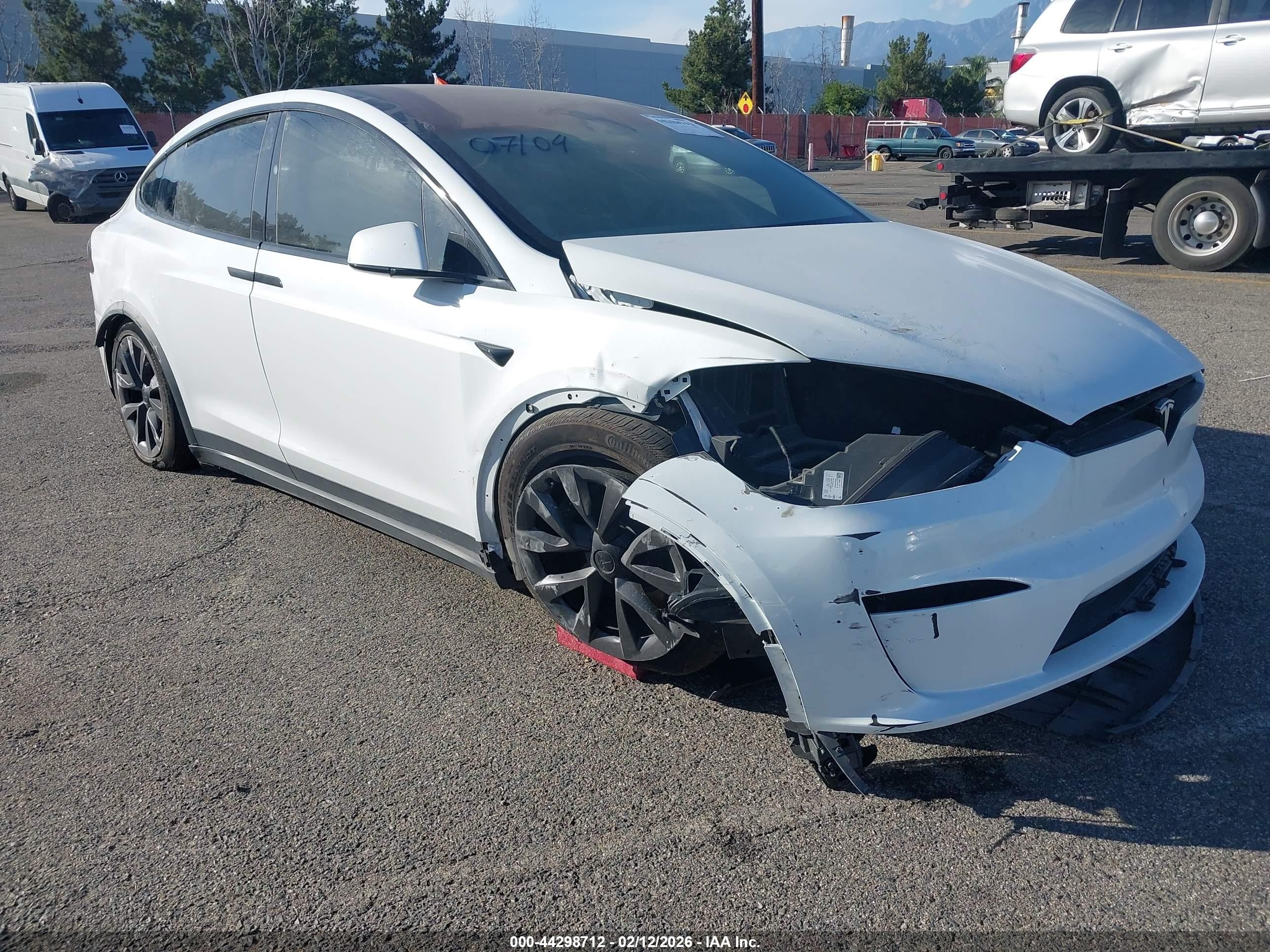 2024 Tesla Model X, VIN 7SAXCDE56RF435060 — Side
