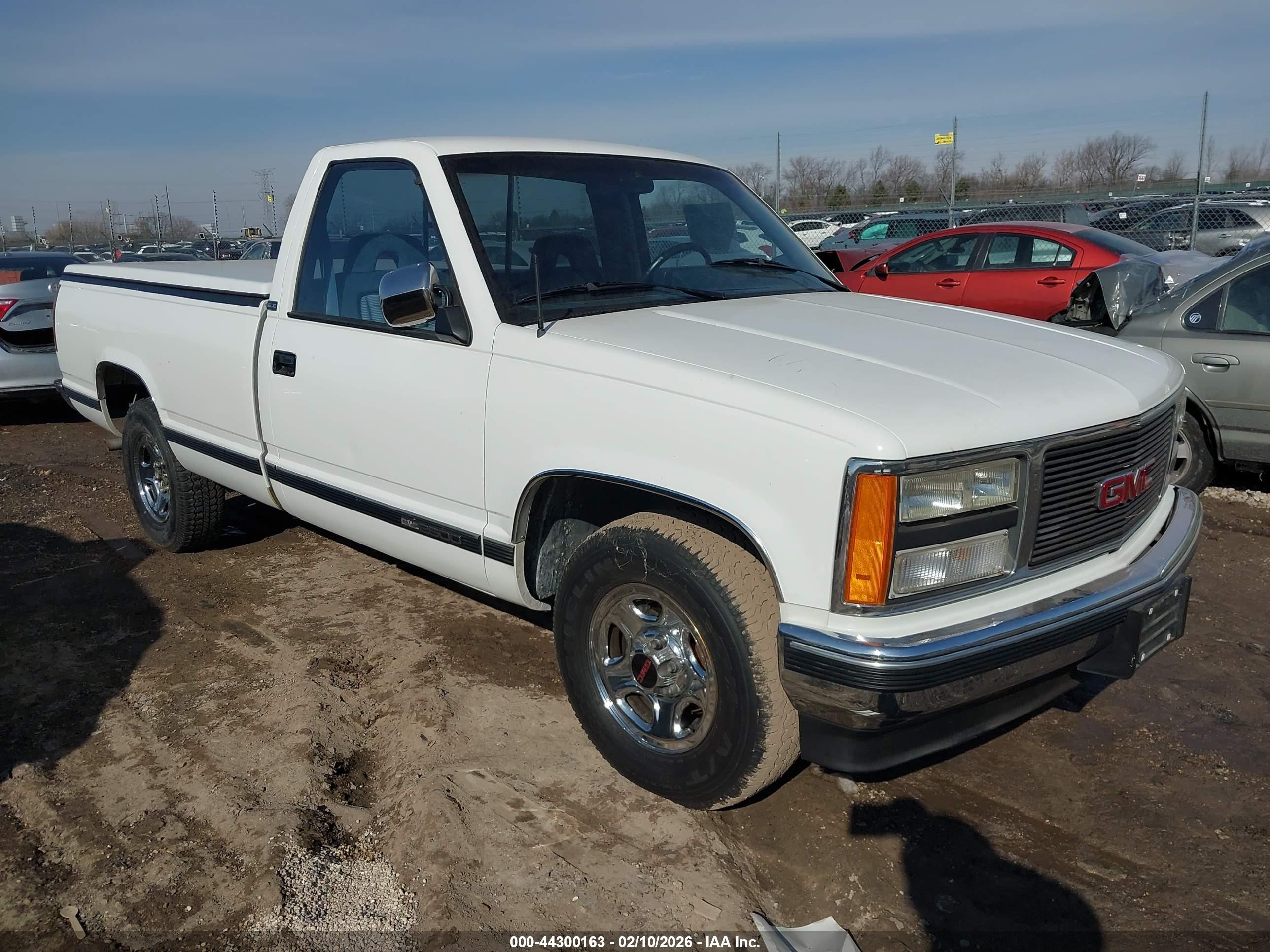 1992 GMC Sierra 2500, VIN 1GTFC24K8NE543728 — Normal wear