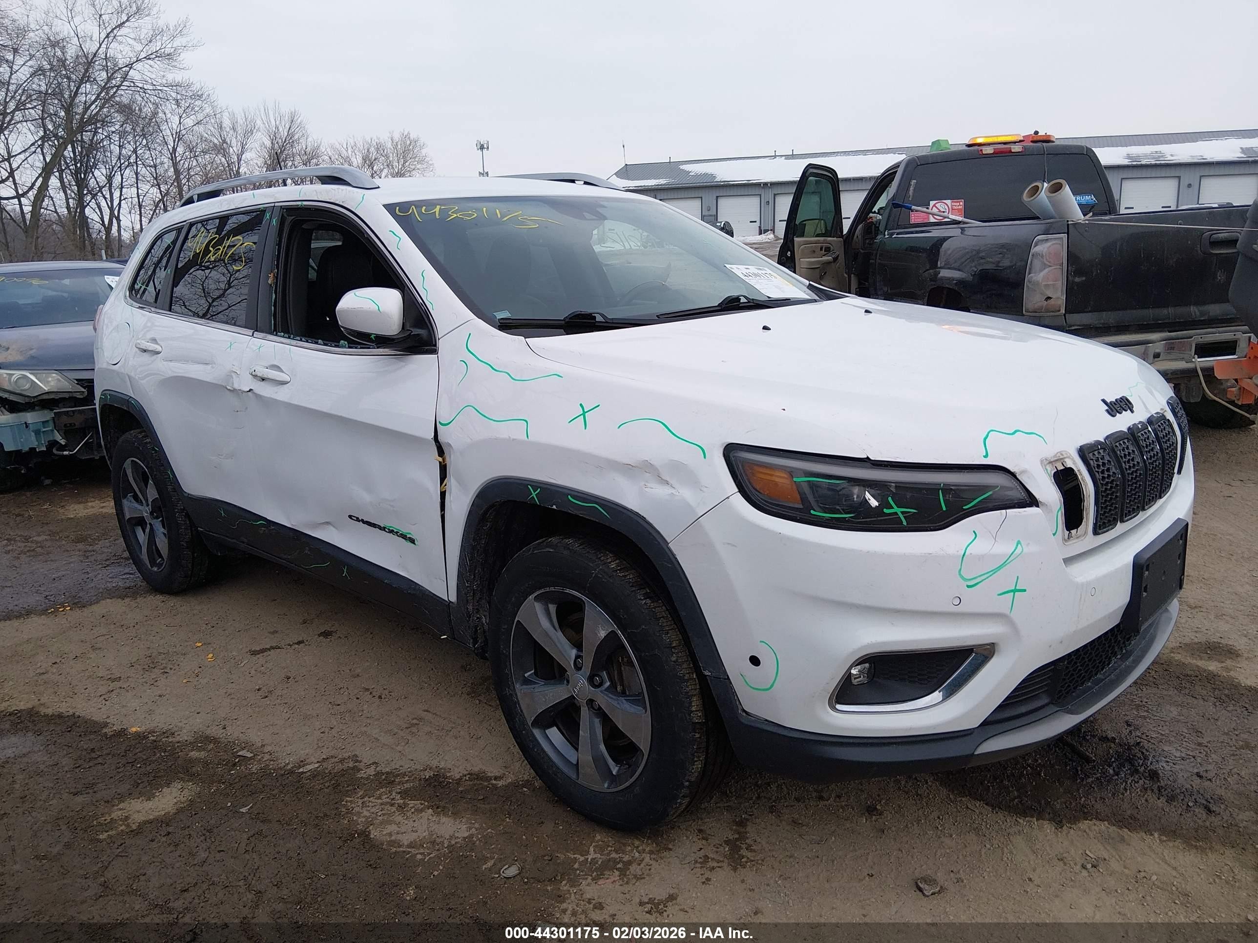 2019 Jeep Cherokee Limited, VIN 1C4PJMDN5KD174411 — Front end