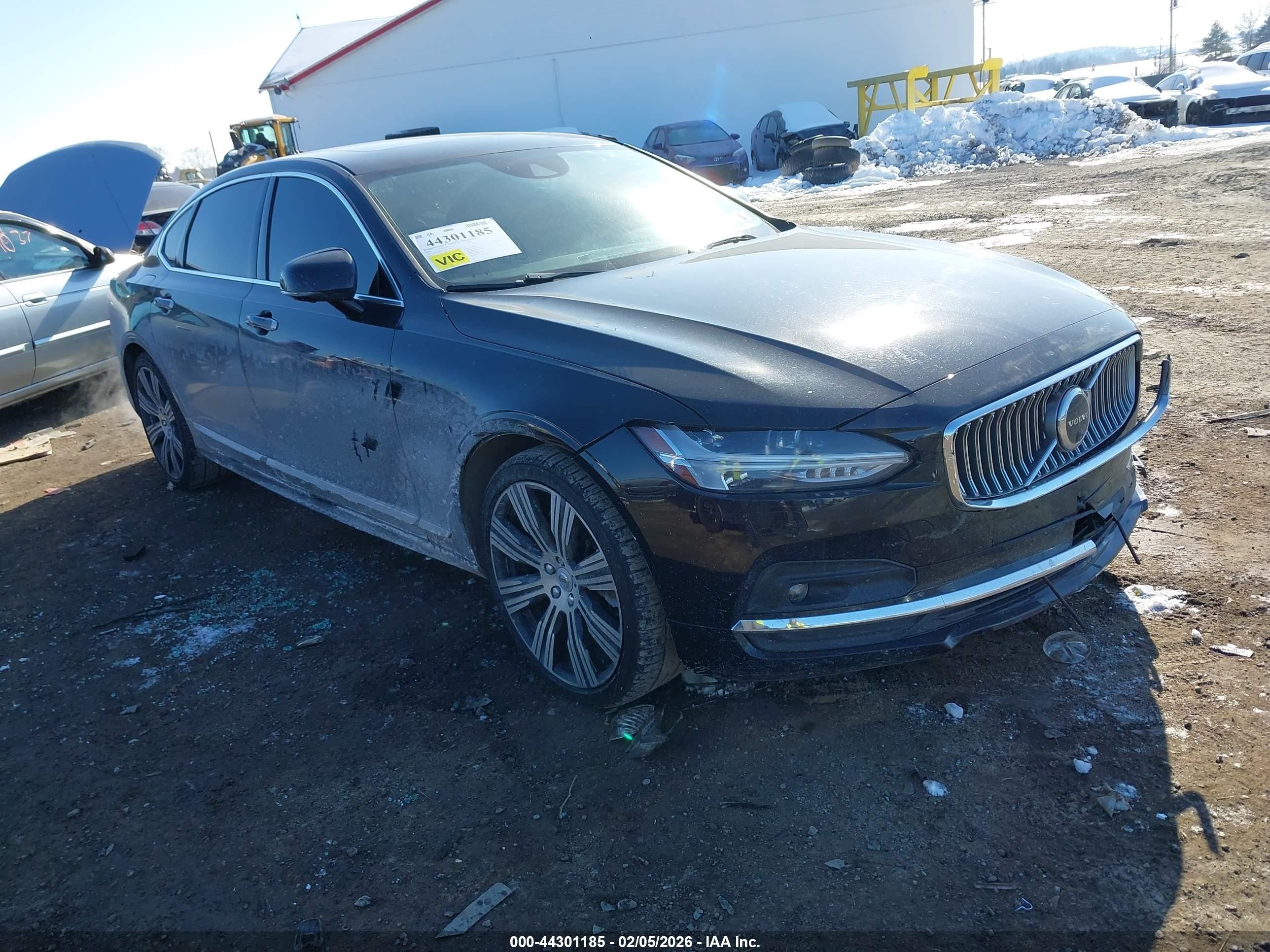 2021 Volvo S90 Inscription, VIN LVYA22ML4MP205860 — Front end