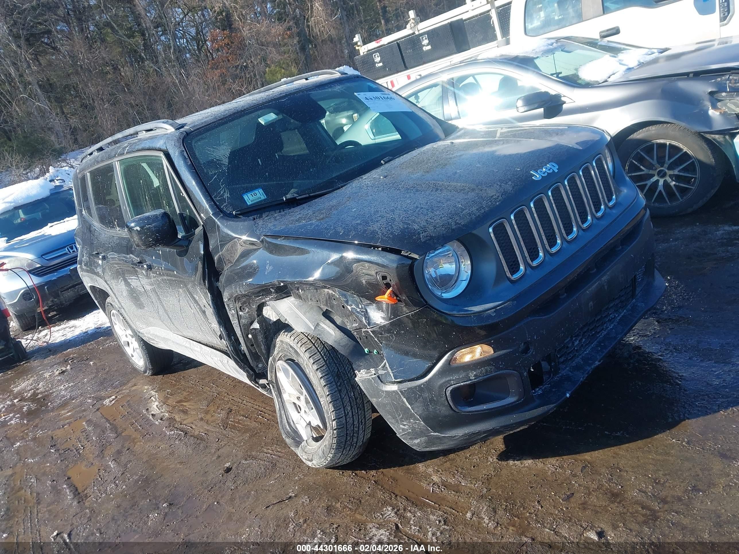 2018 Jeep Renegade Altitude, VIN ZACCJBBB0JPG98190 — Перед