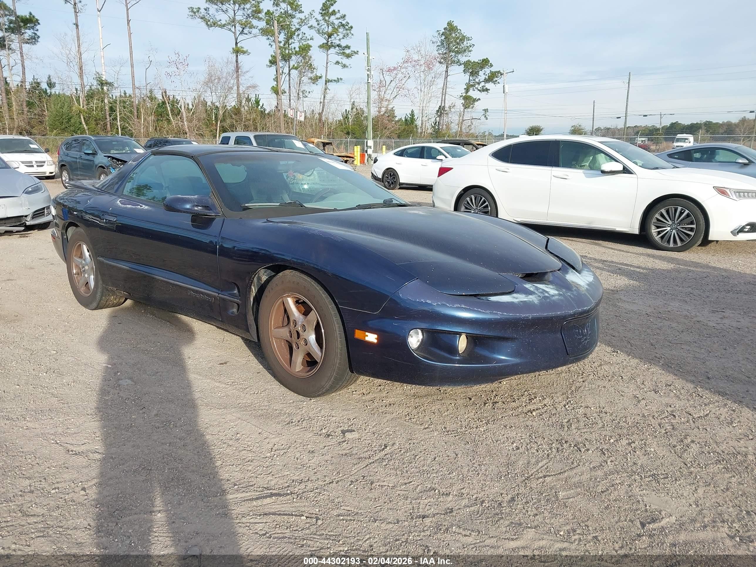 2001 Pontiac Firebird Firebird, VIN 2G2FS22K512139575 — Normal wear