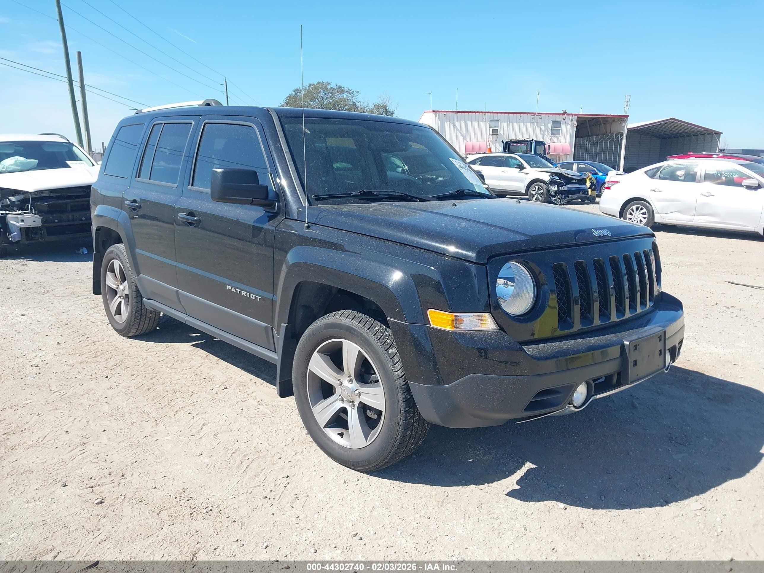 2017 Jeep Patriot High Altitude, VIN 1C4NJRFB7HD197155 — Front end