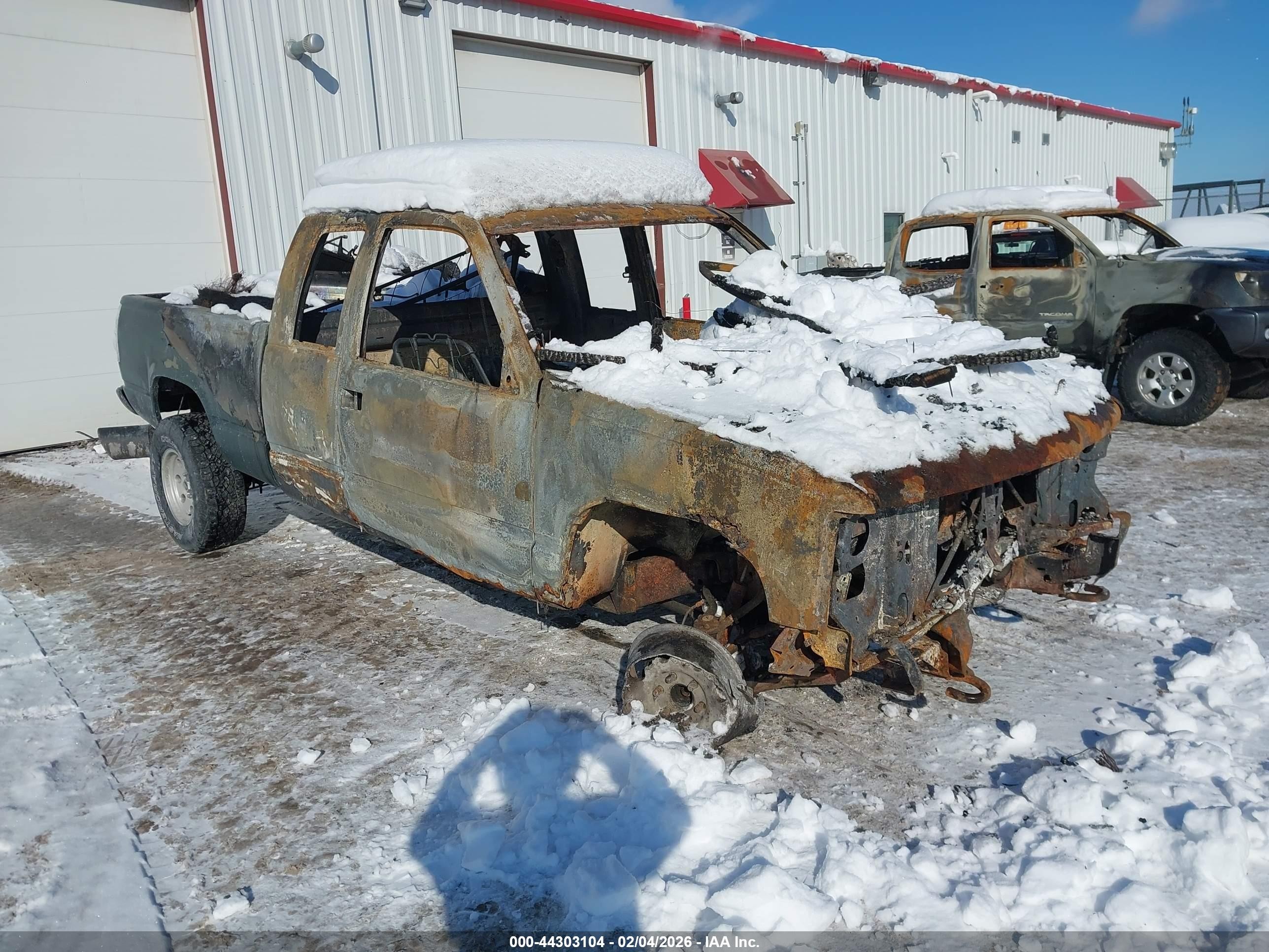 1998 Chevrolet K1500, VIN 1GCEK19S7WE100795 — Burn