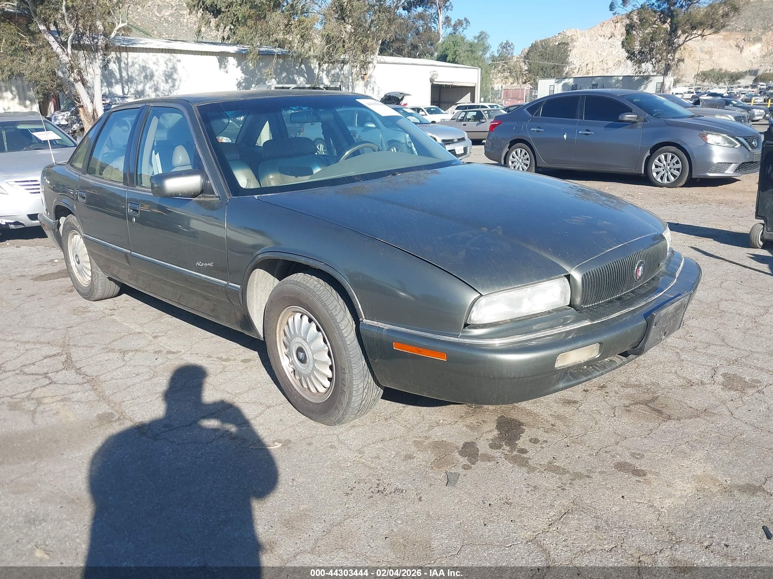 1996 Buick Regal Custom, VIN 2G4WB52K0T1509526 — Normal wear