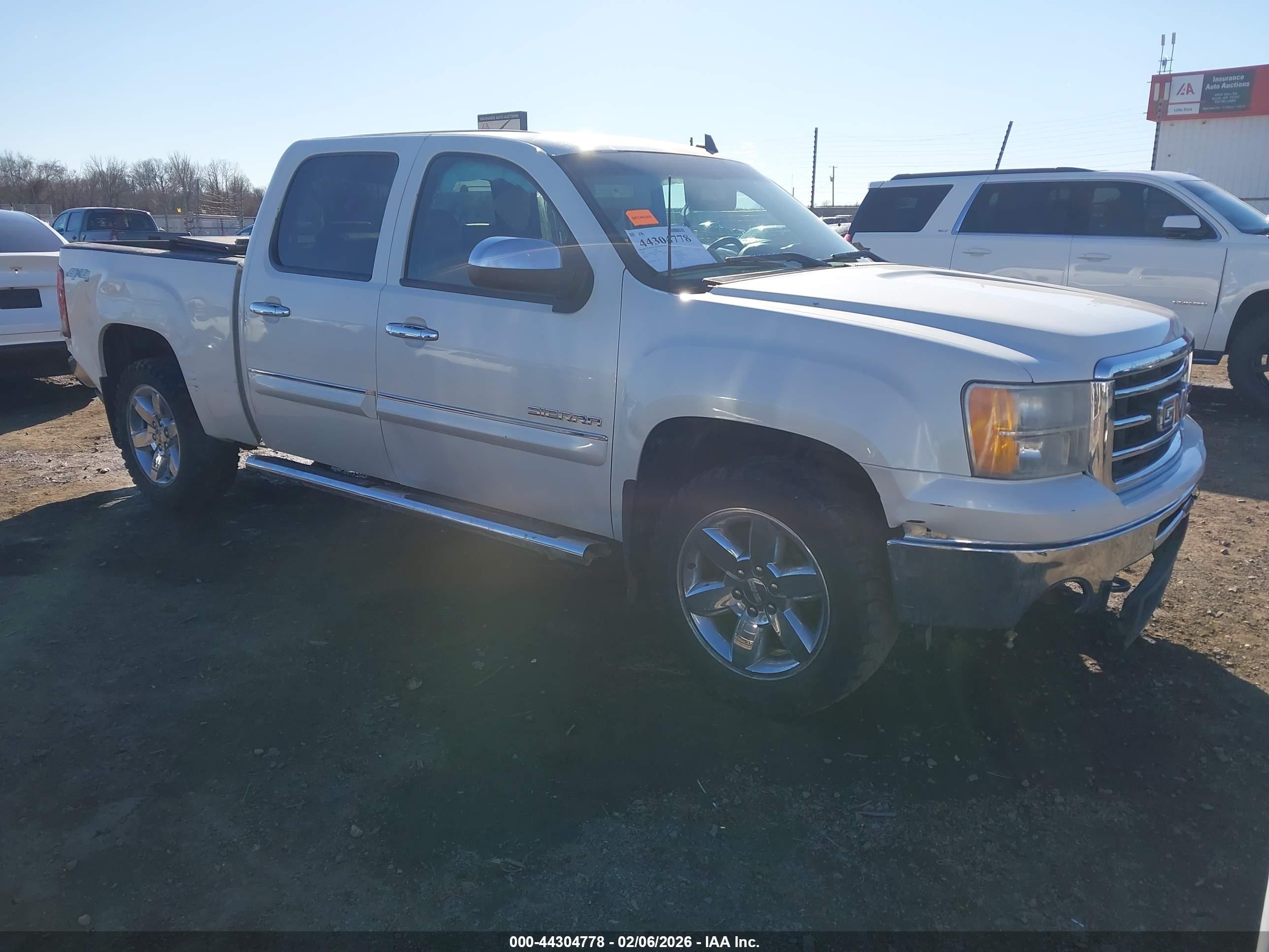 2013 GMC Sierra 1500 SLT, VIN 3GTP2WE74DG346846 — Front end