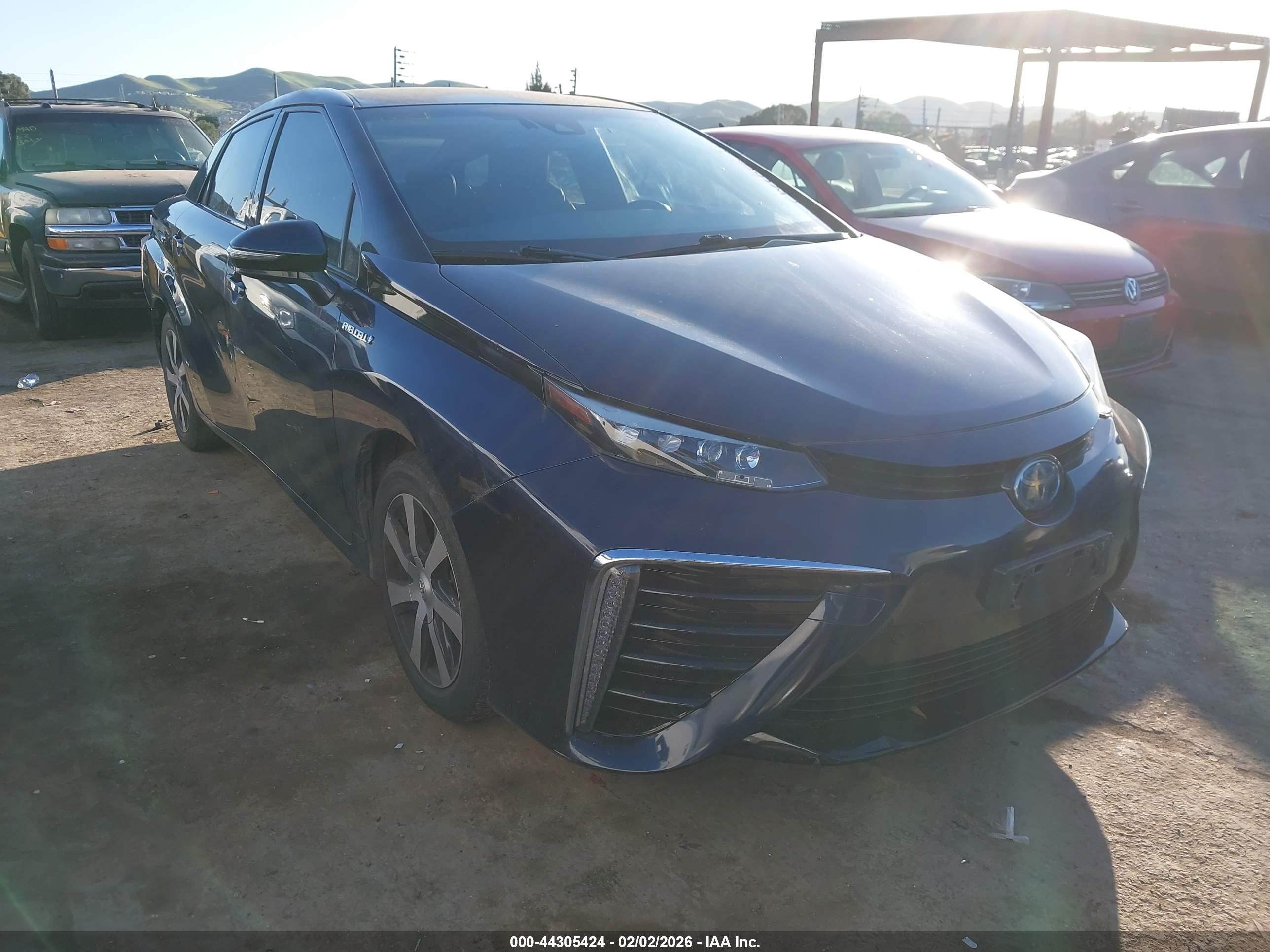 2020 Toyota Mirai, VIN JTDBVRBD3LA008011 — Бок
