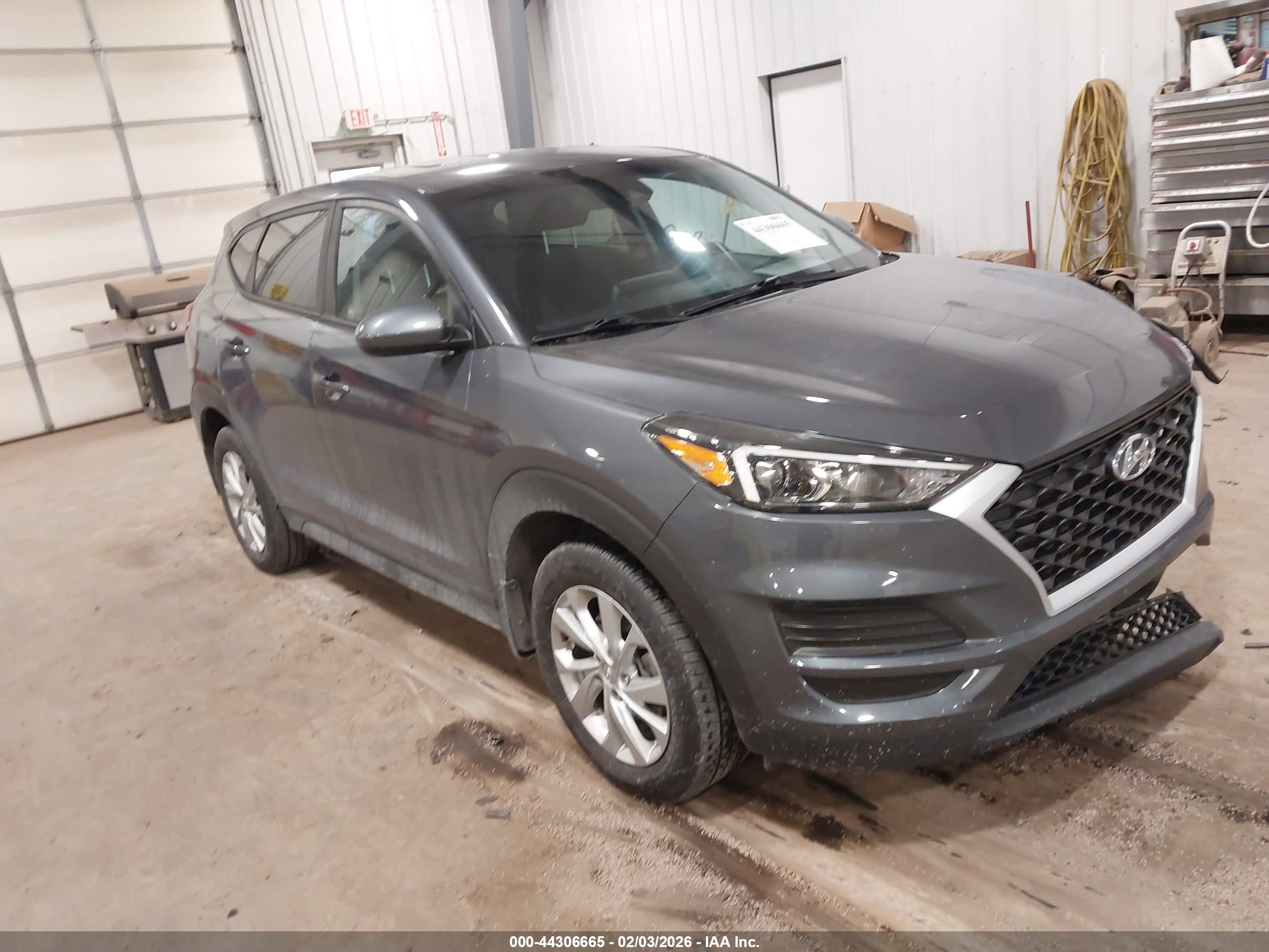 2019 Hyundai Tucson SE, VIN KM8J2CA43KU998007 — Front end