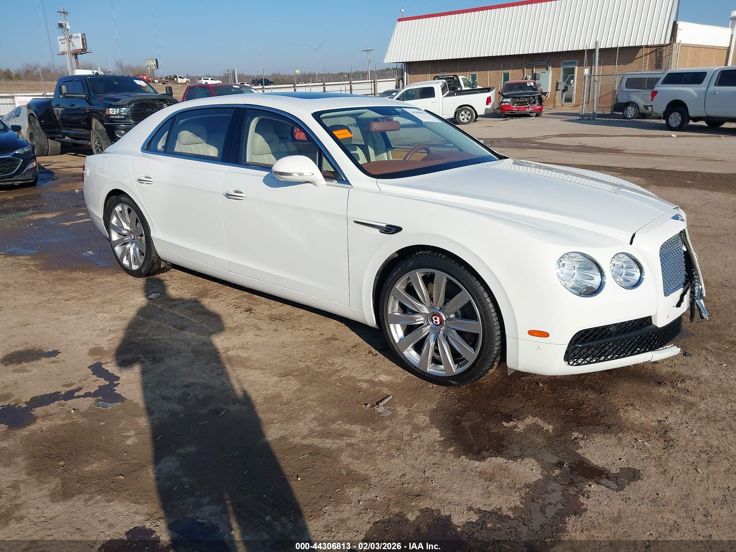 2016 Bentley Flying Spur V8, VIN SCBET9ZA7GC051049 — Side
