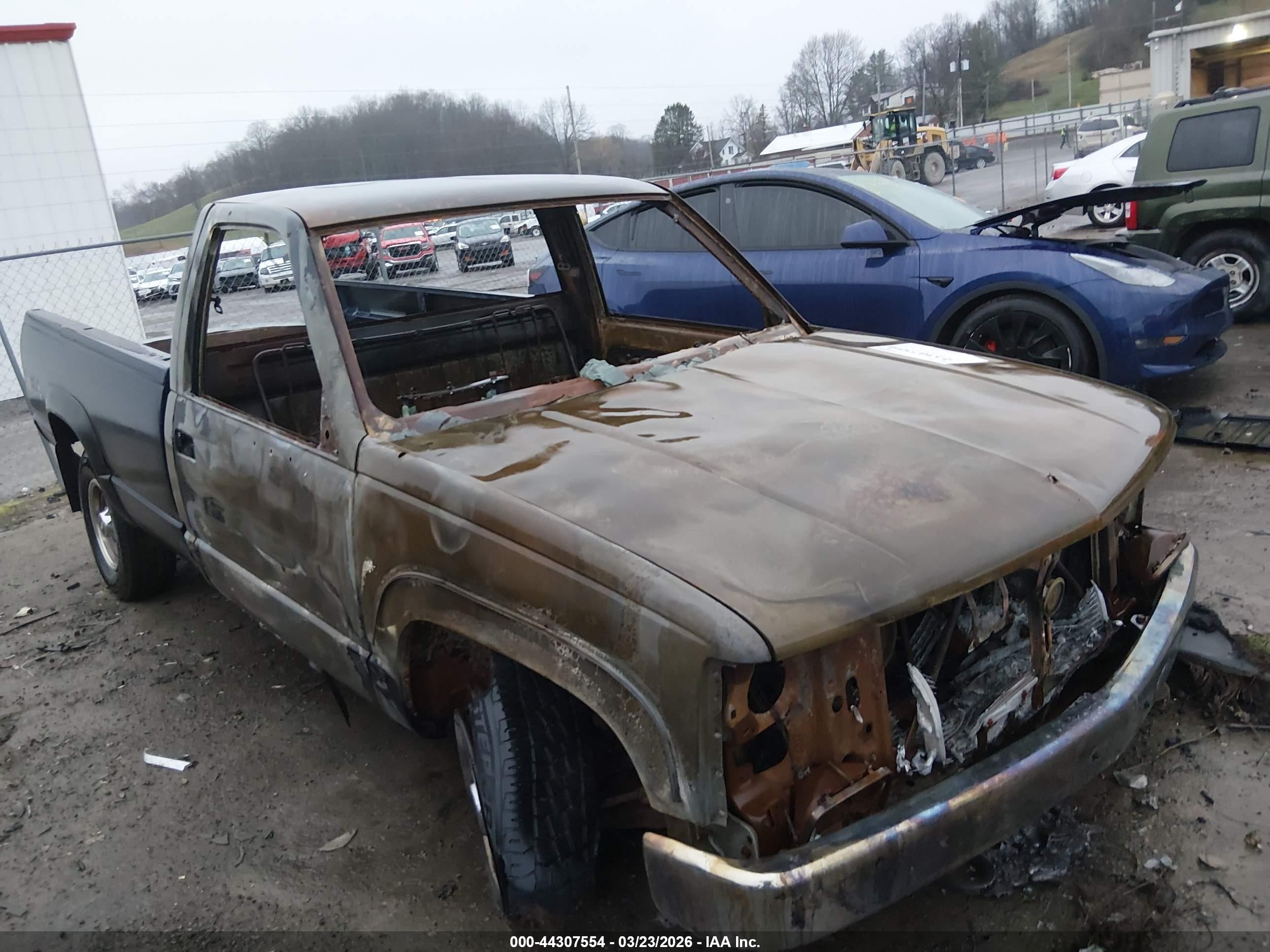 2000 Chevrolet Silverado 3500, VIN 1GCHK34R2YR158502 — Burn