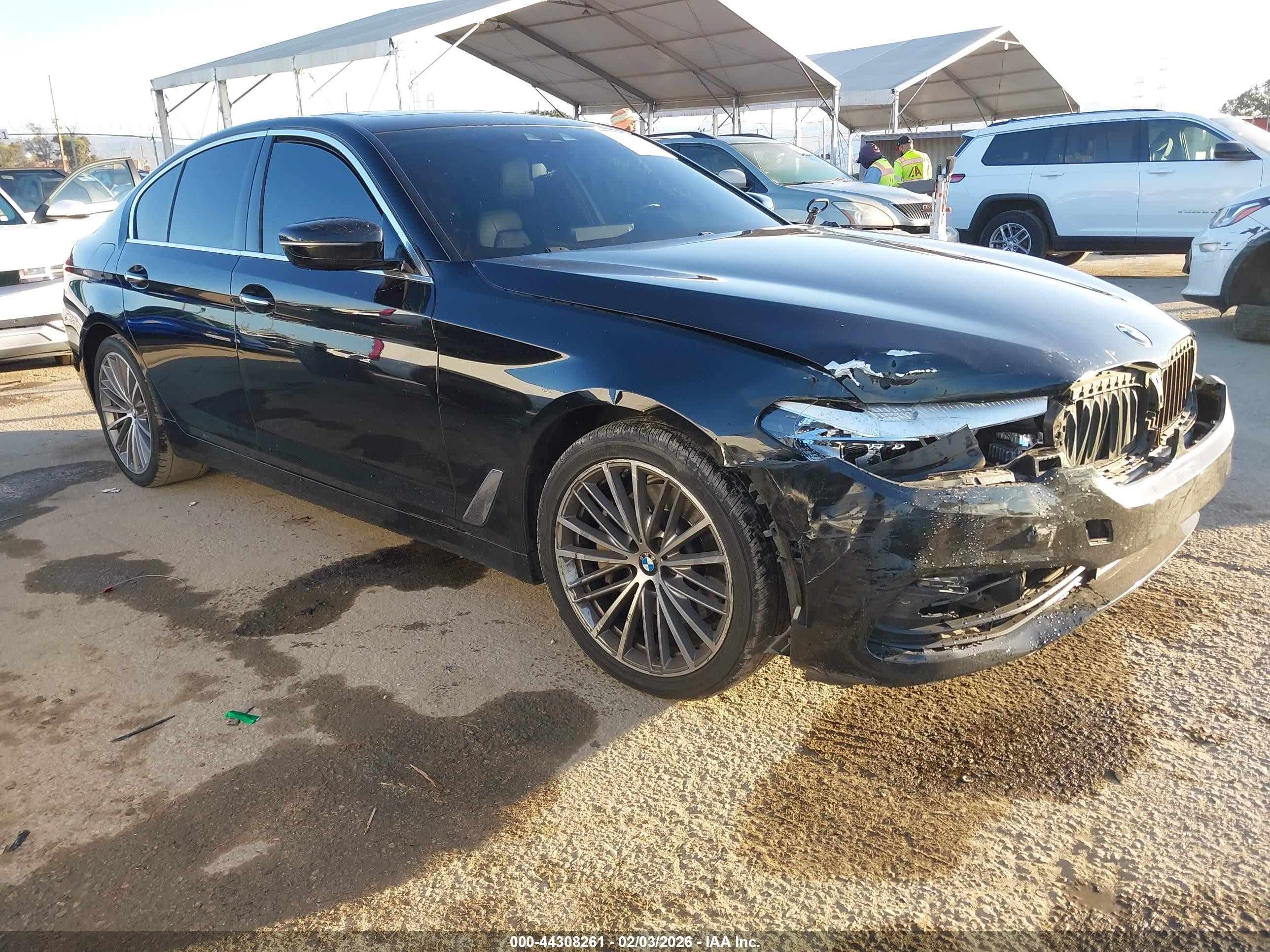 2018 BMW 5 Series 530i, VIN WBAJA5C54JWA39632 — Front end
