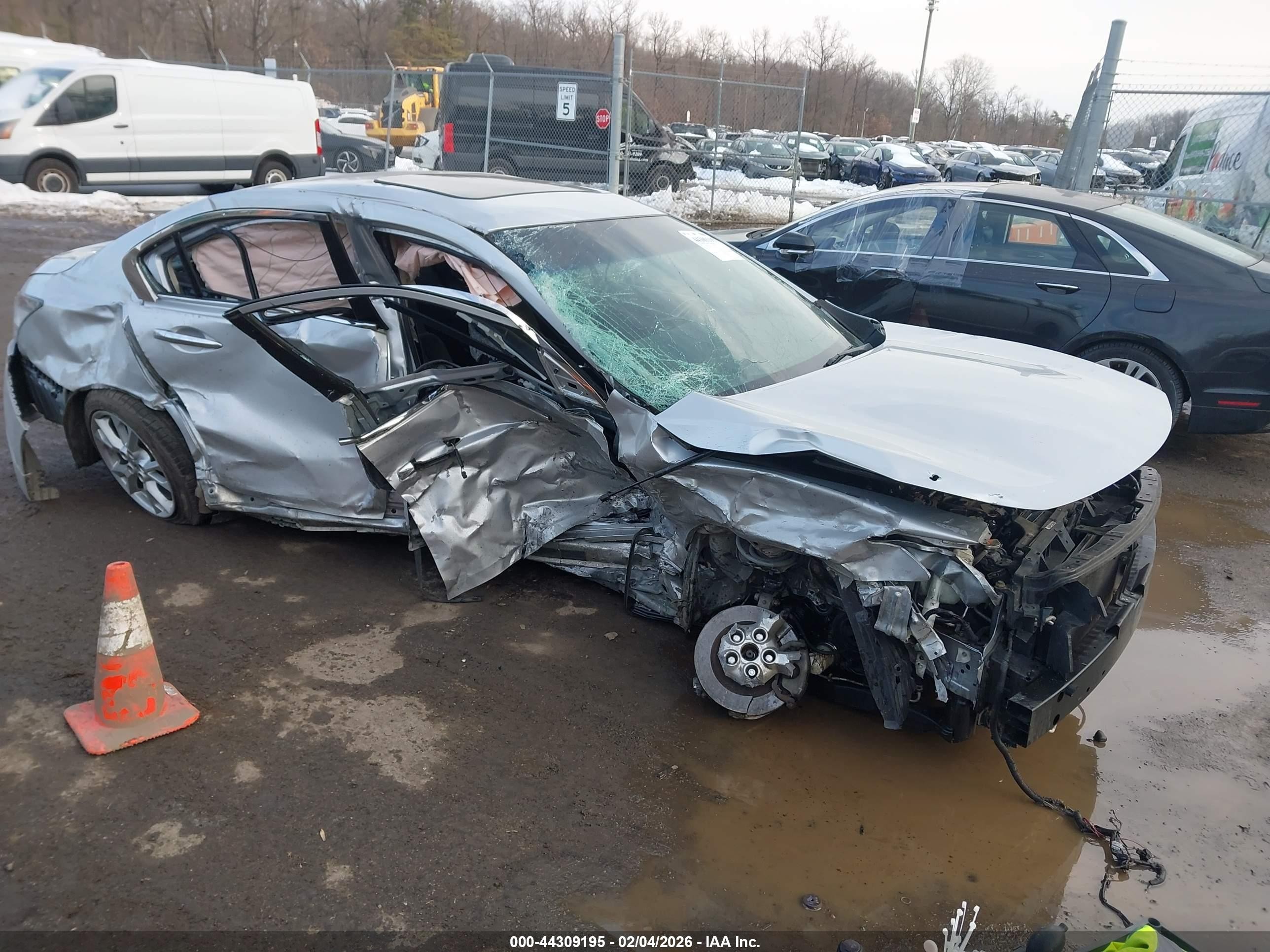 2012 Nissan Maxima SV, VIN 1N4AA5AP4CC801839 — Бок