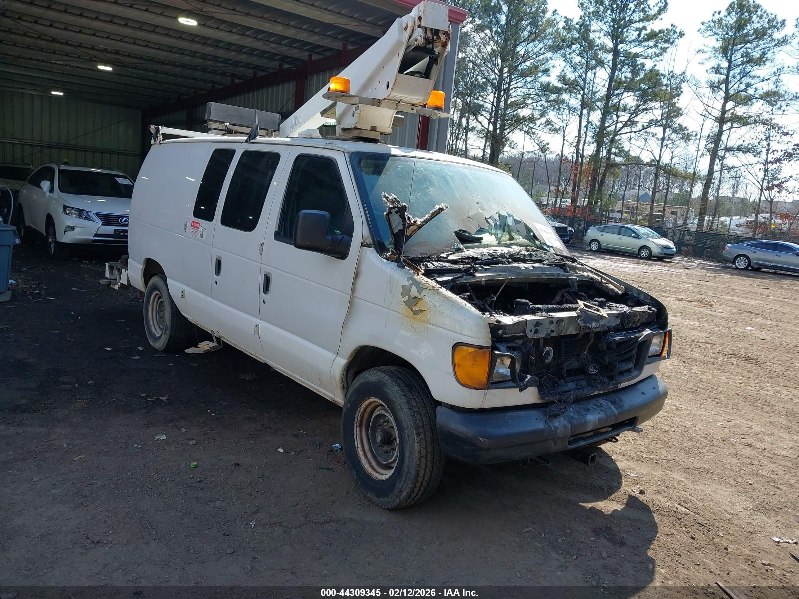2005 Ford Econoline Cargo, VIN 1FTSE34L85HB28060 — Engine fire