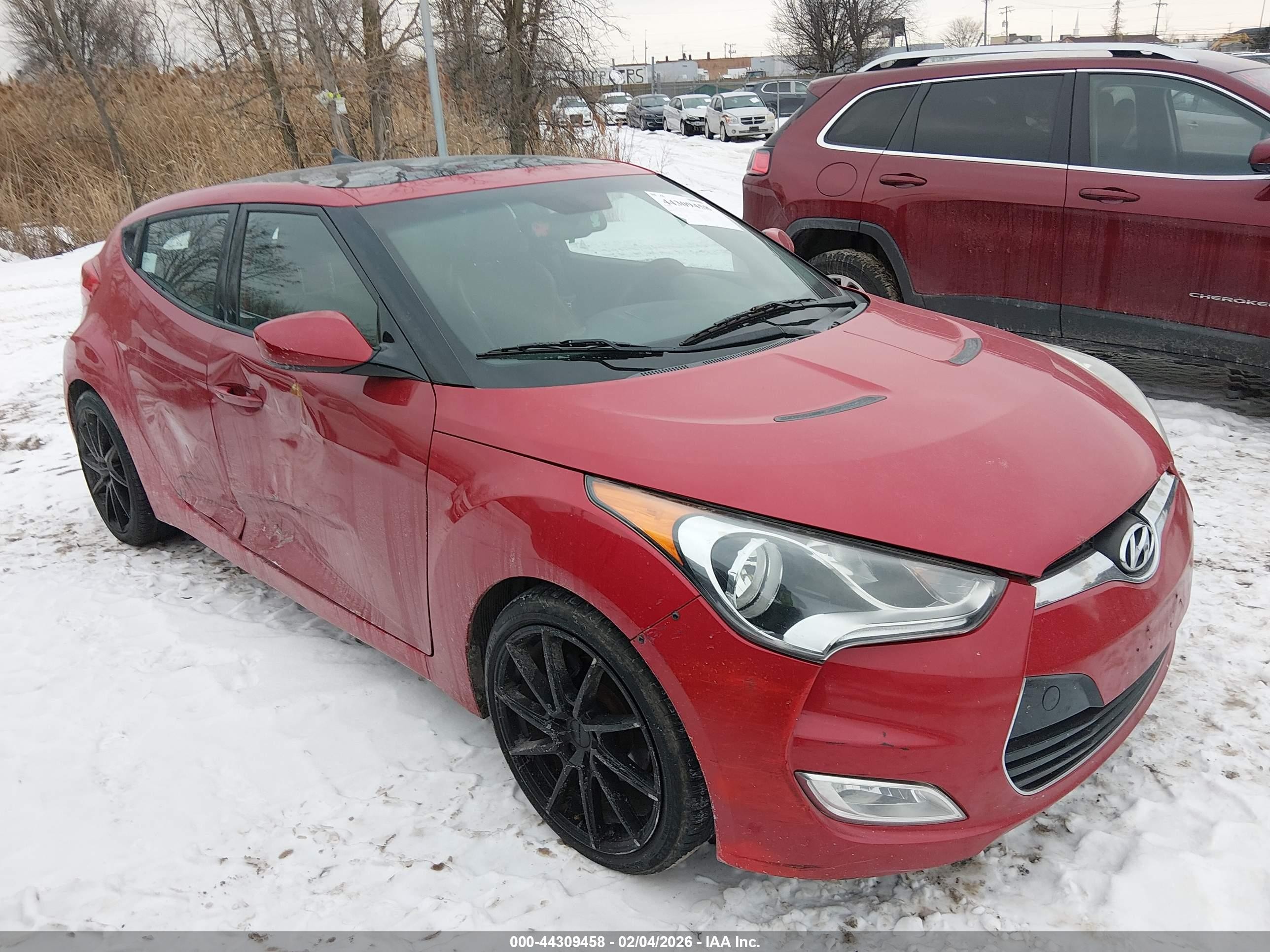 2012 Hyundai Veloster w/Black Int, VIN KMHTC6AD0CU032237 — Бок