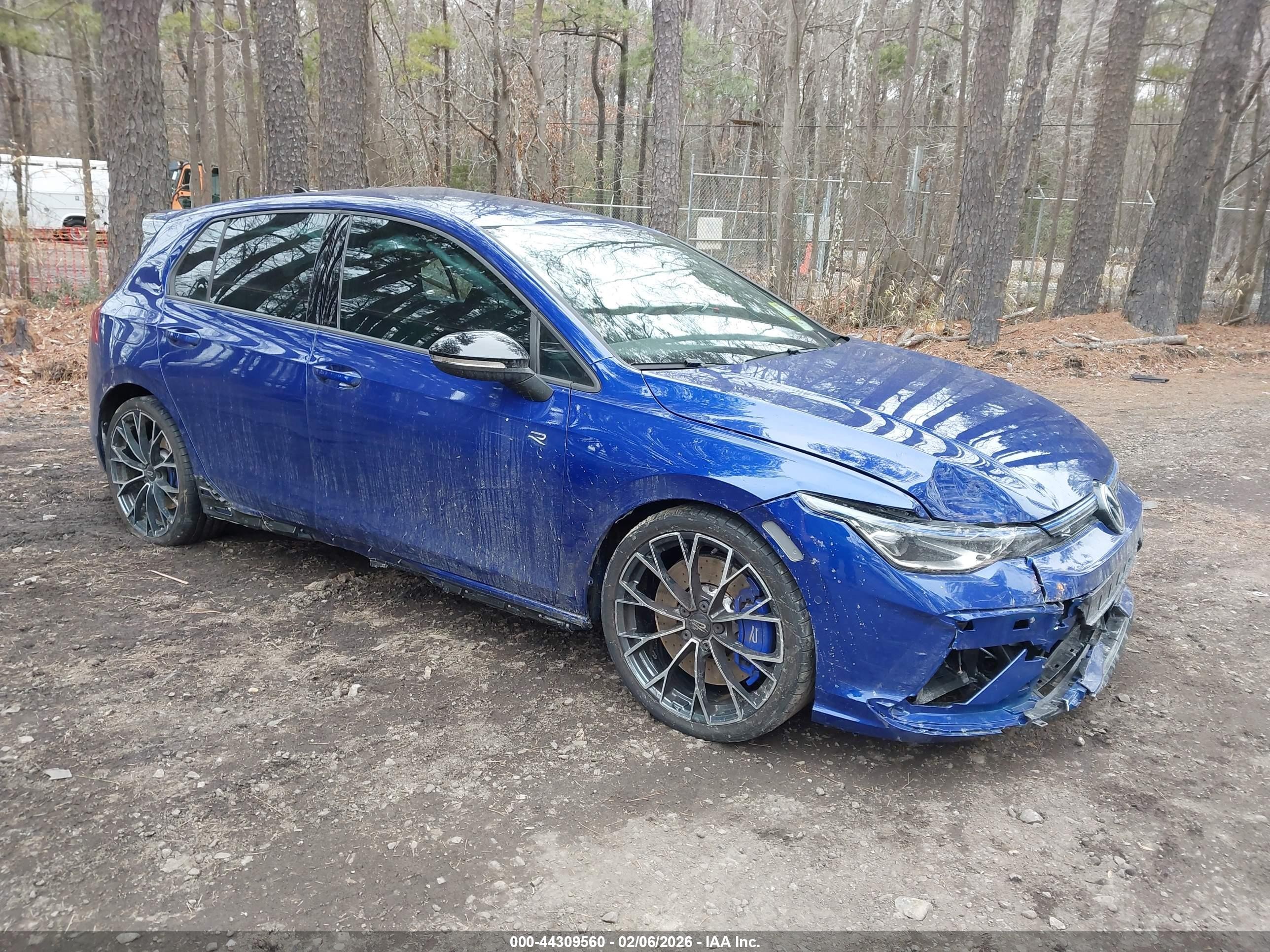 2025 Volkswagen Golf R, VIN WVWEB7CDXSW210581 — Side