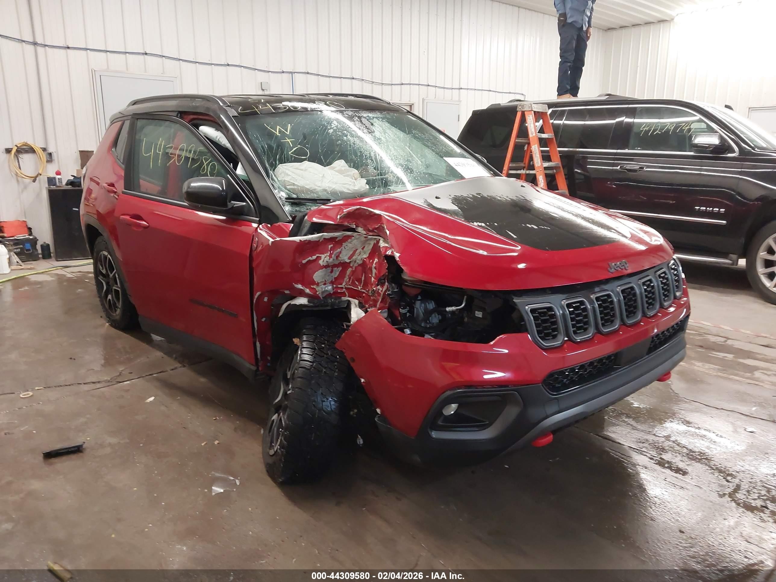 2025 Jeep Compass Trailhawk, VIN 3C4NJDDN4ST522121 — Front end