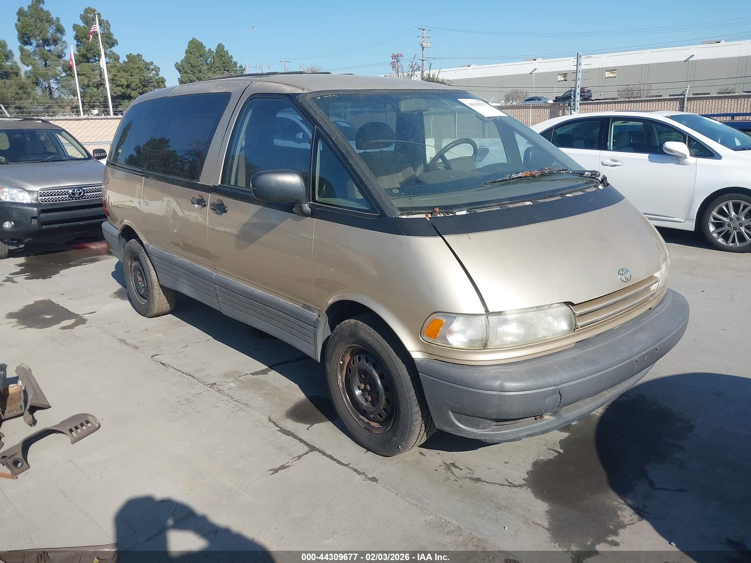 1994 Toyota Previa, VIN JT3AC21S2R1027915 — Side