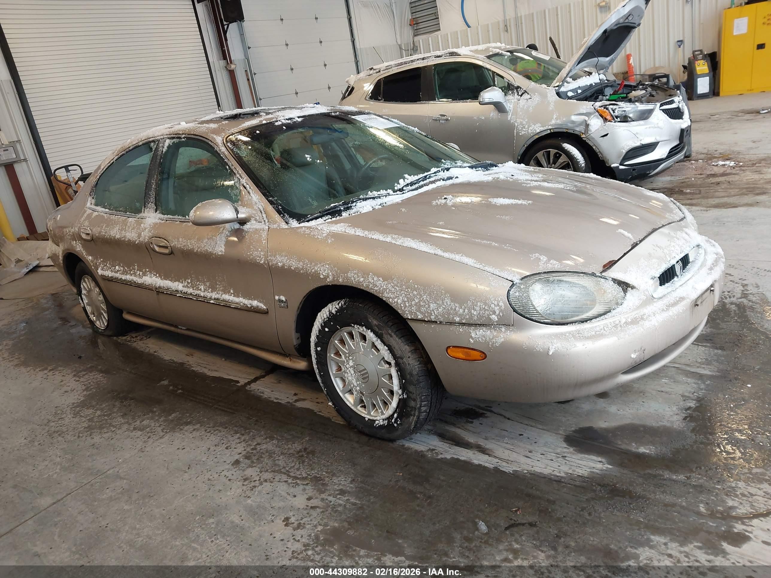 1999 Mercury Sable LS, VIN 1MEFM53S9XA619269 — Undercarriage