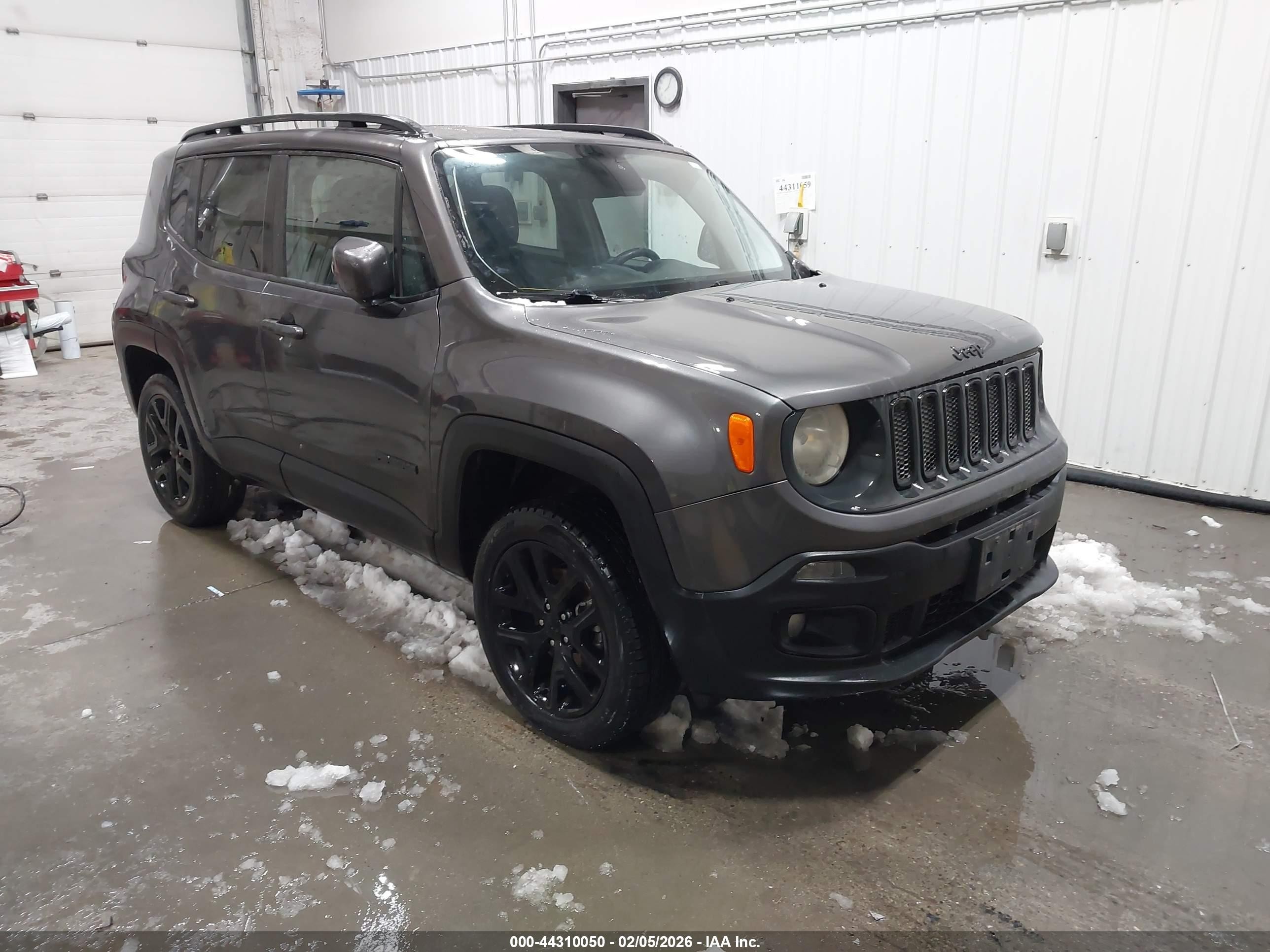 2017 Jeep Renegade Latitude, VIN ZACCJBBB7HPG27806 — Front end