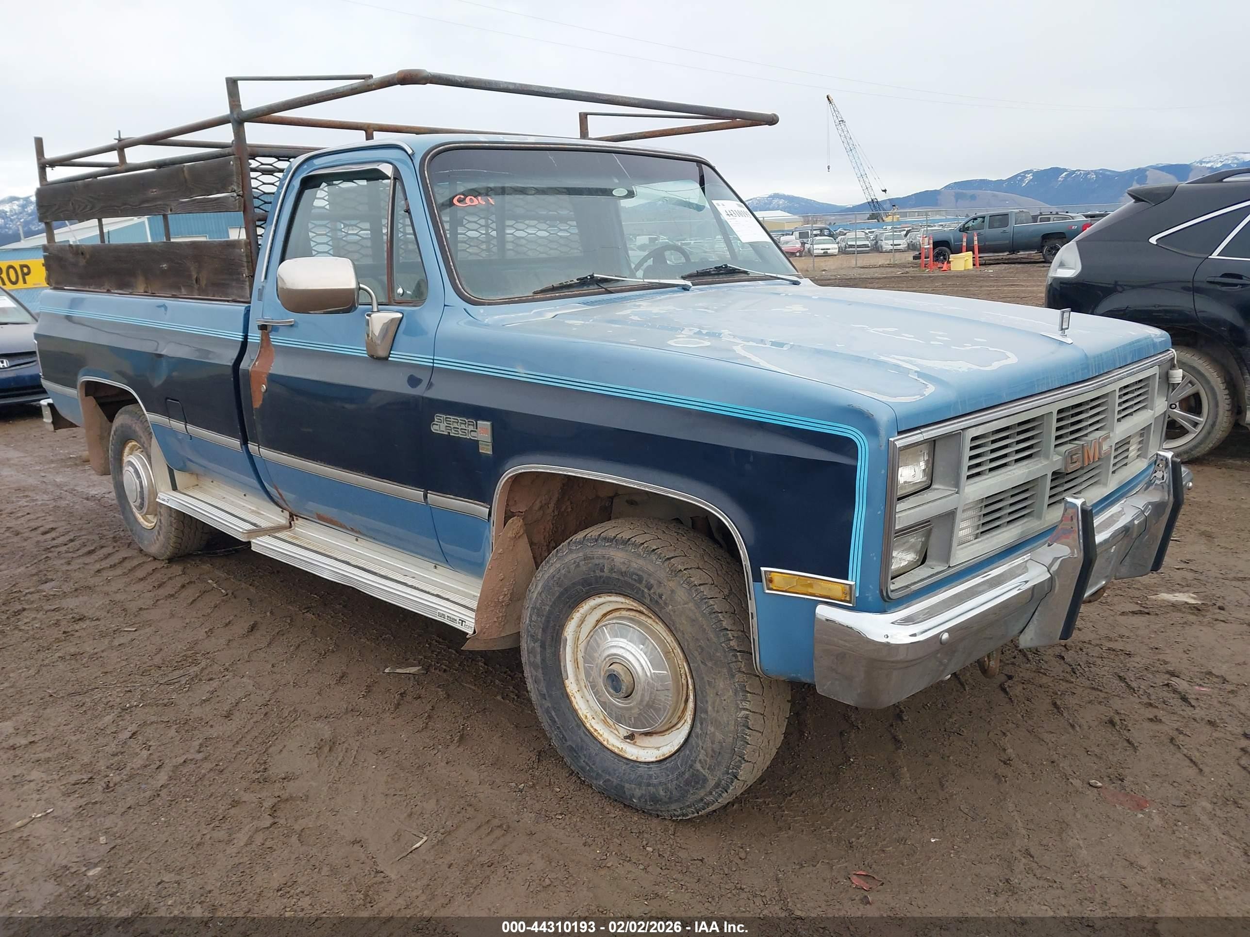 1984 GMC Sierra 2500, VIN 1GTEK24C9EJ519890 — Side