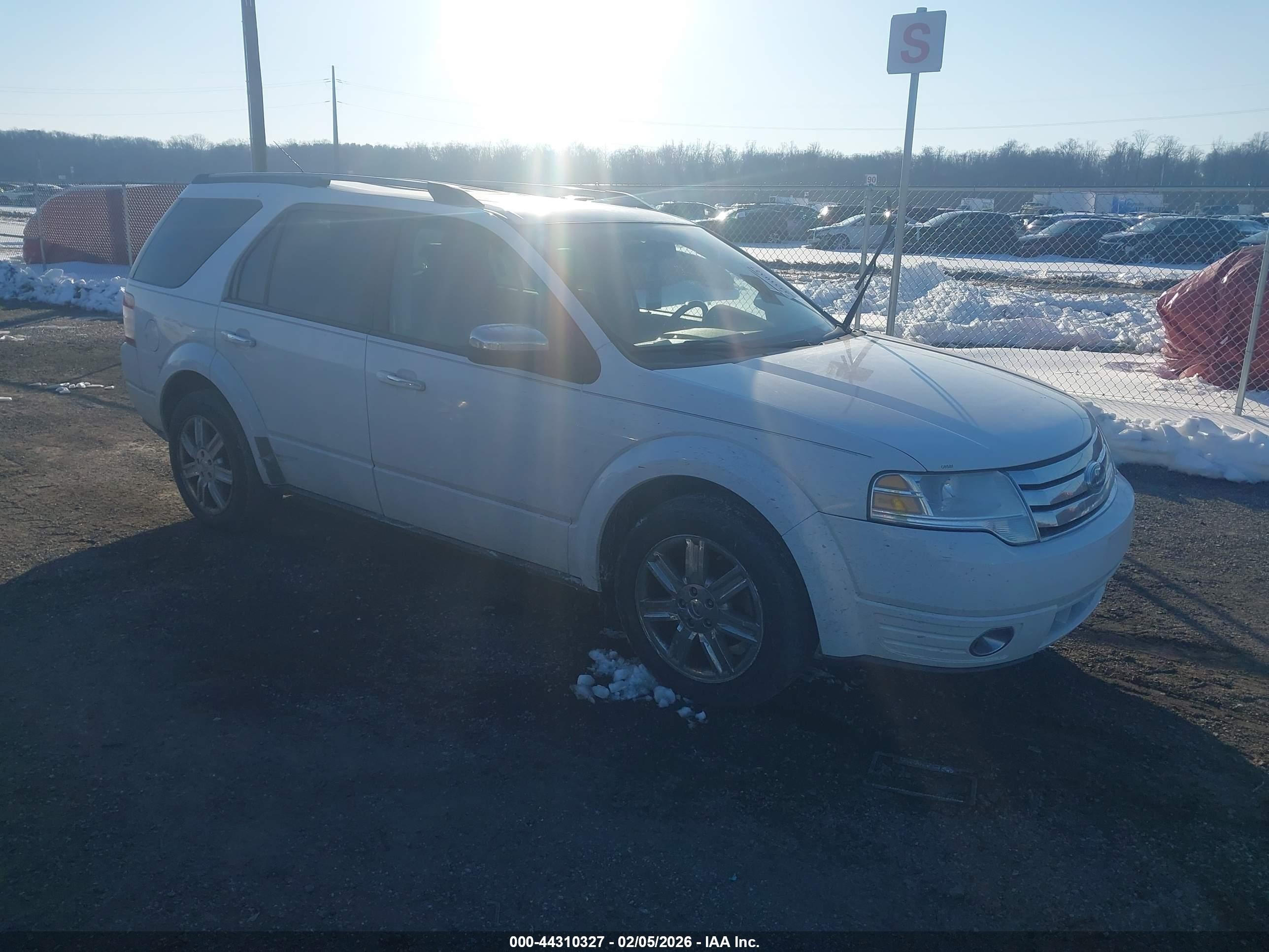 2008 Ford Taurus X Limited, VIN 1FMDK03W28GA12239 — Front end