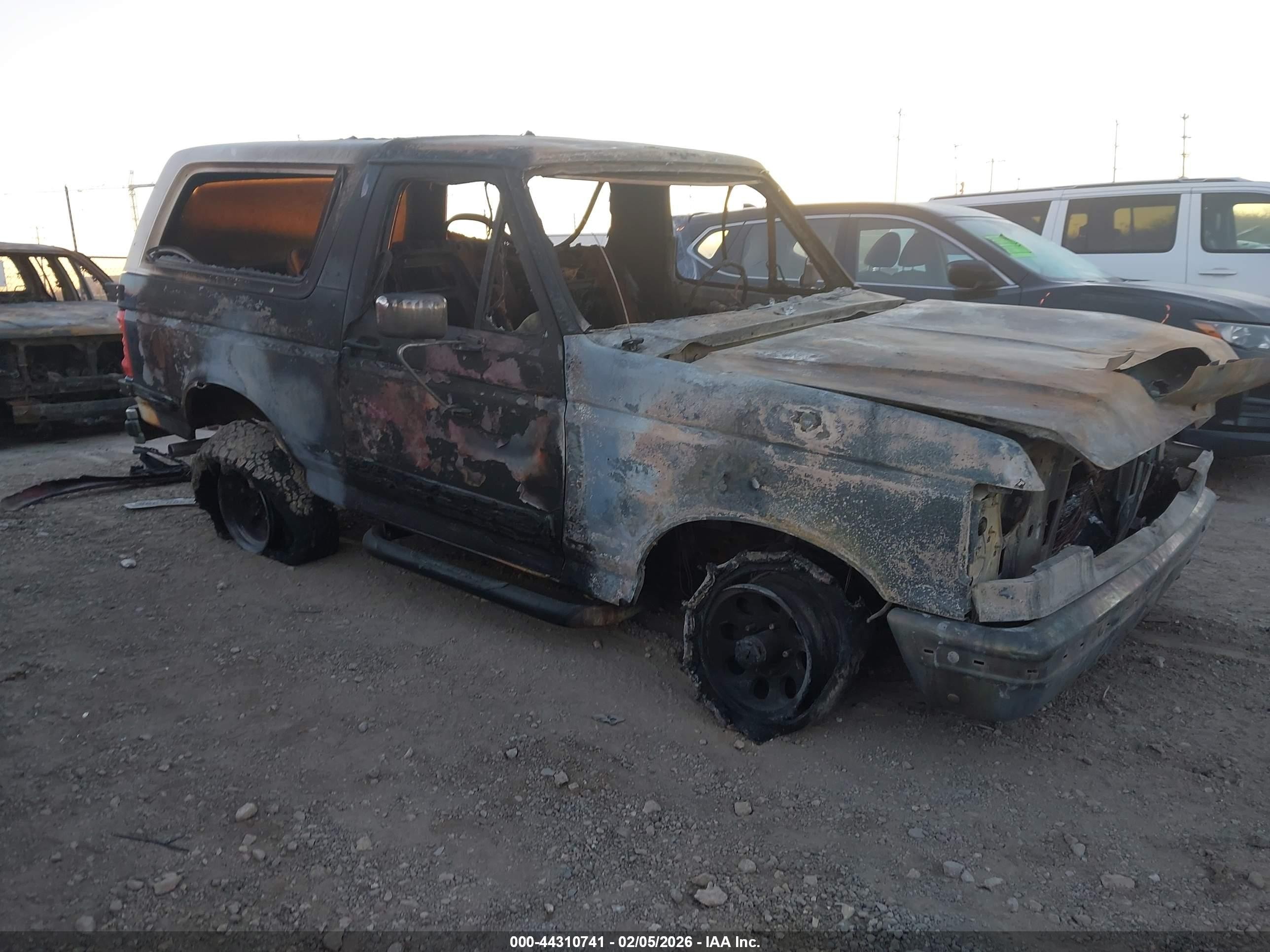 1990 Ford Bronco Eddie Bauer, VIN 1FMEU15N0LLB20951 — Burn