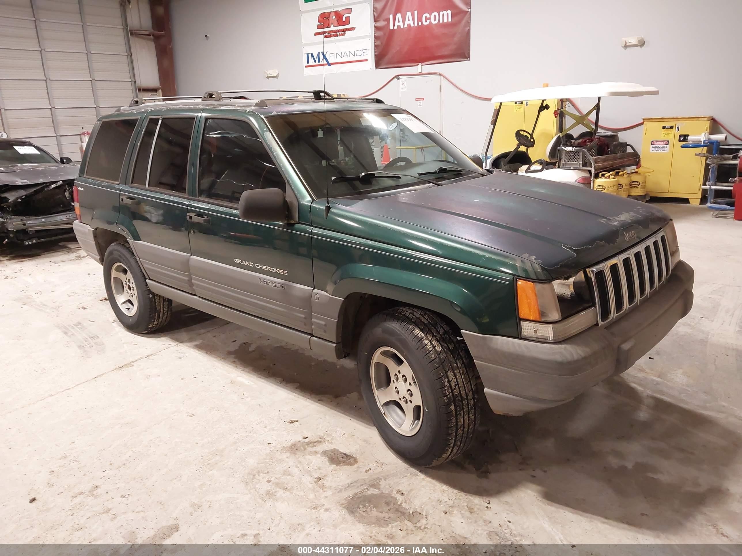 1997 Jeep Grand Cherokee Laredo, VIN 1J4GZ58S9VC575673 — Front end