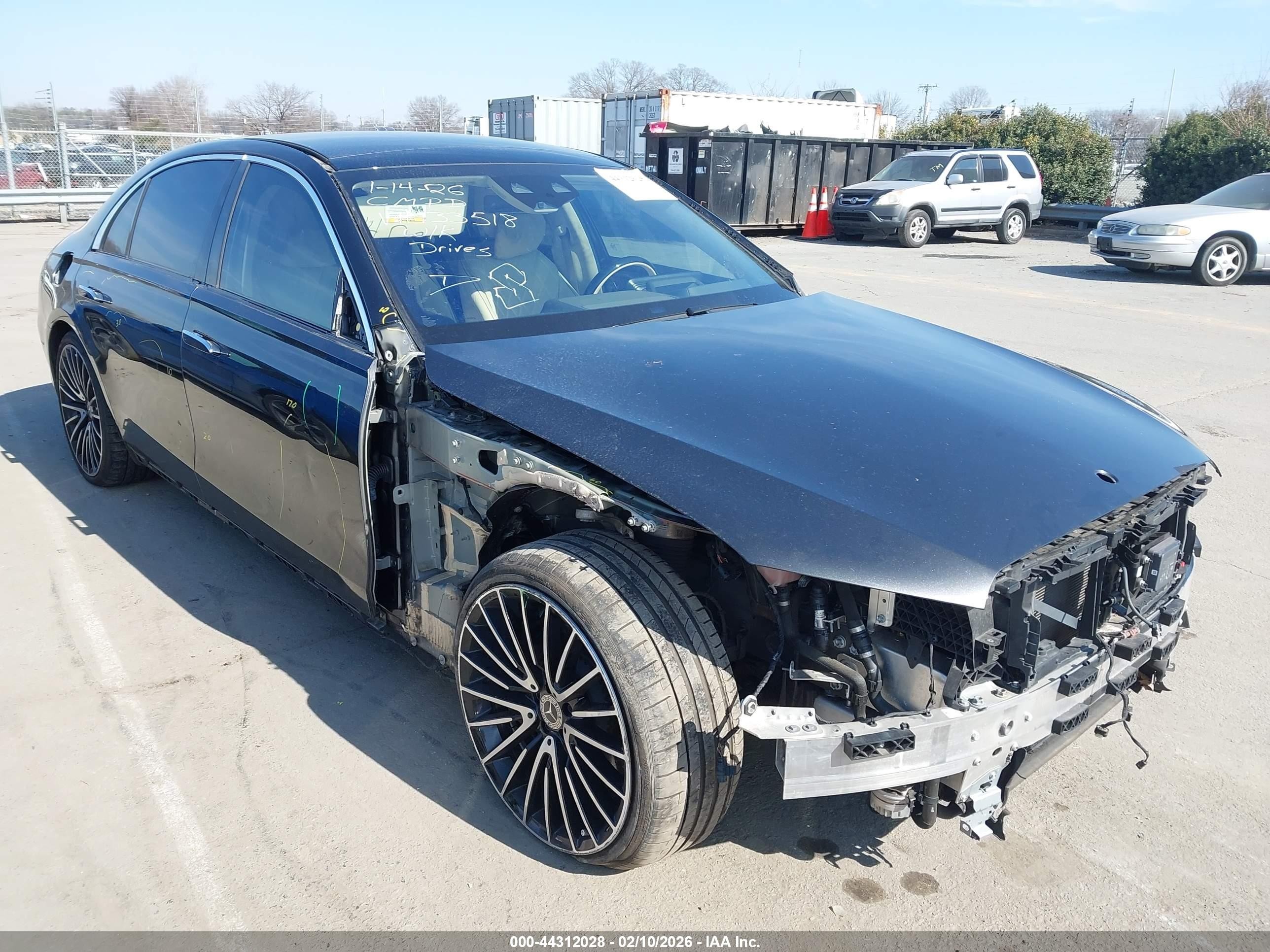 2022 Mercedes-Benz S 500, VIN W1K6G6DB6NA133518 — Front end