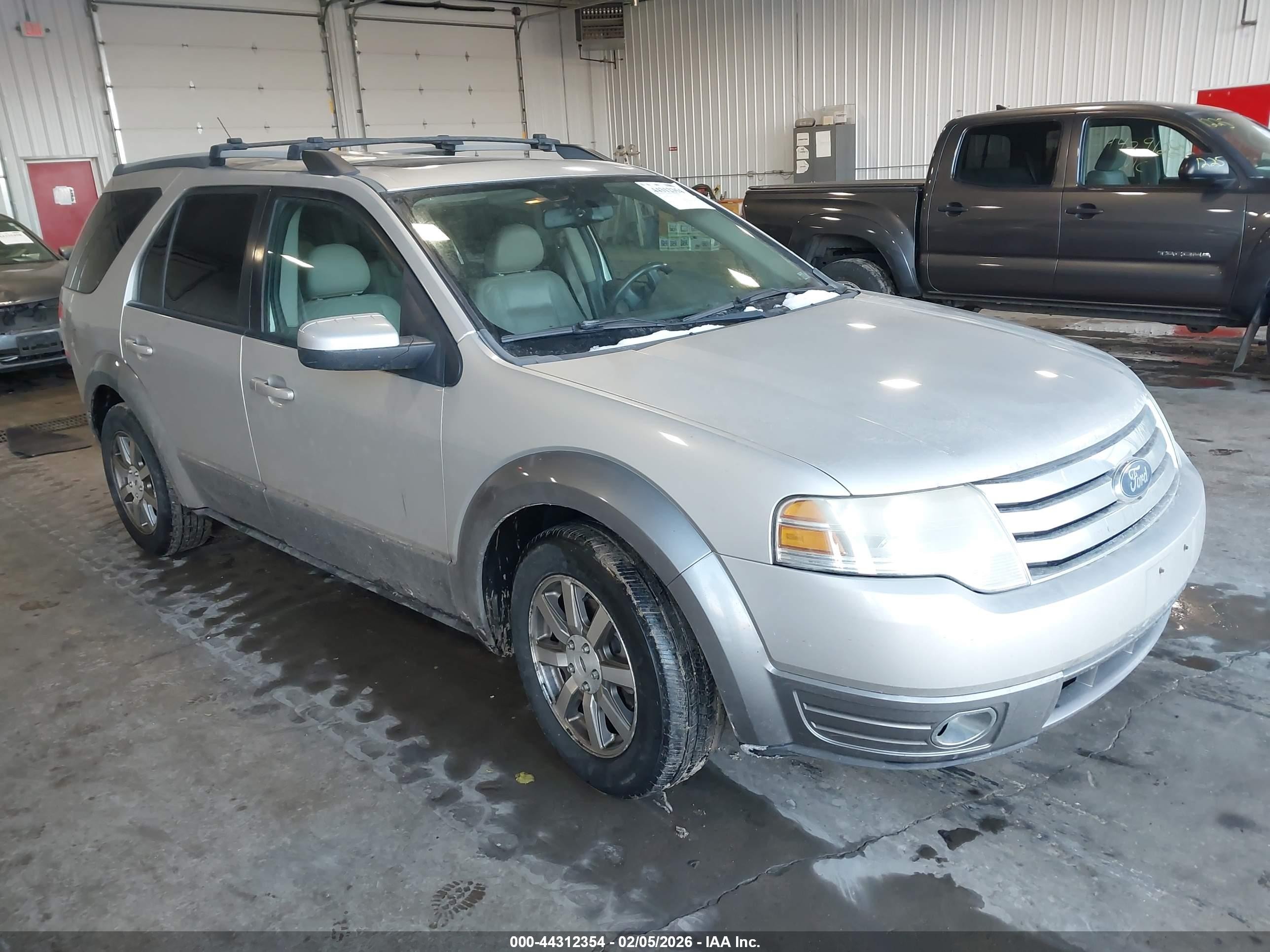 2008 Ford Taurus X SEL, VIN 1FMDK05W18GA20703 — Rear end
