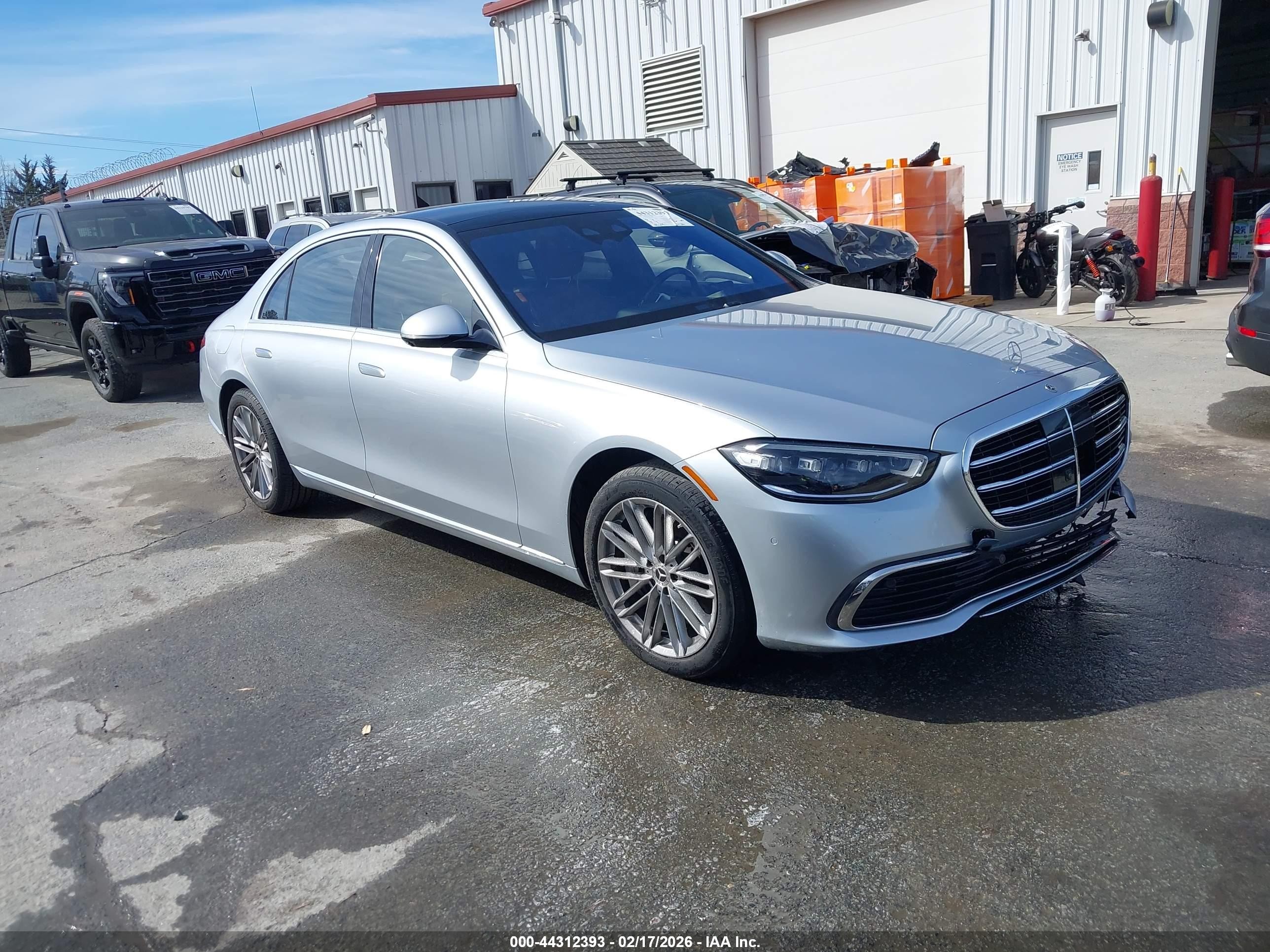 2021 Mercedes-Benz S 580, VIN W1K6G7GBXMA044972 — Front end