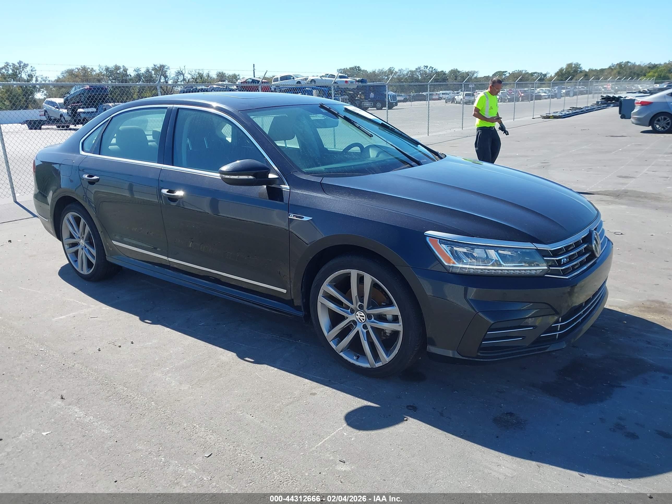 2019 Volkswagen Passat SE R-Line, VIN 1VWMA7A35KC004558 — Electrical