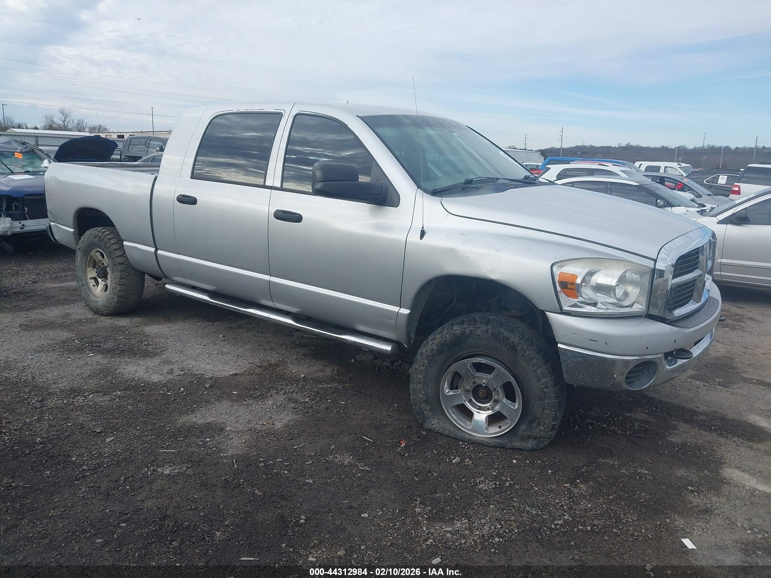 2008 Dodge 2500 SXT, VIN 3D7KS29A98G177931 — Днище
