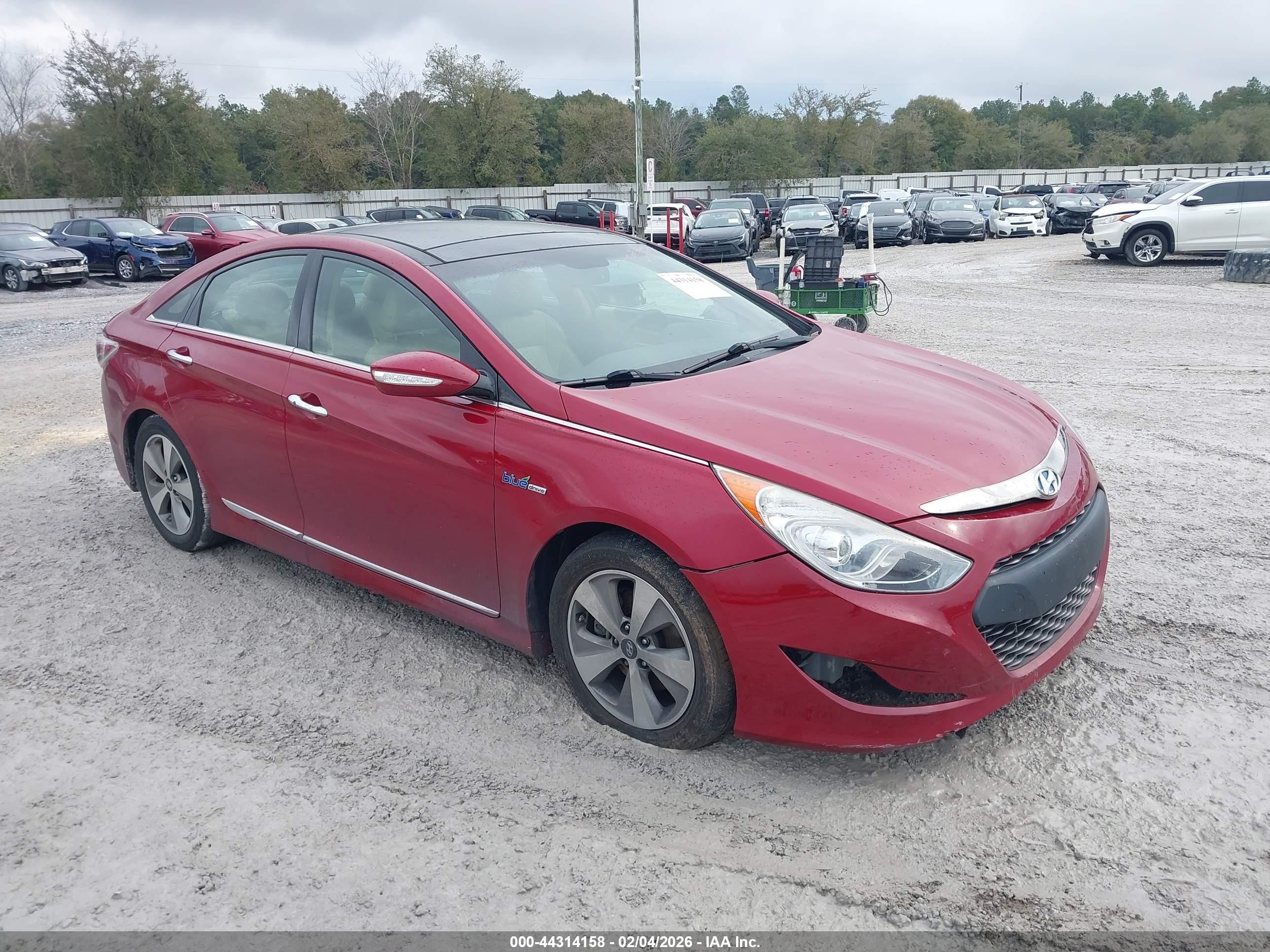 2012 Hyundai Sonata Hybrid, VIN KMHEC4A48CA046563 — Undercarriage