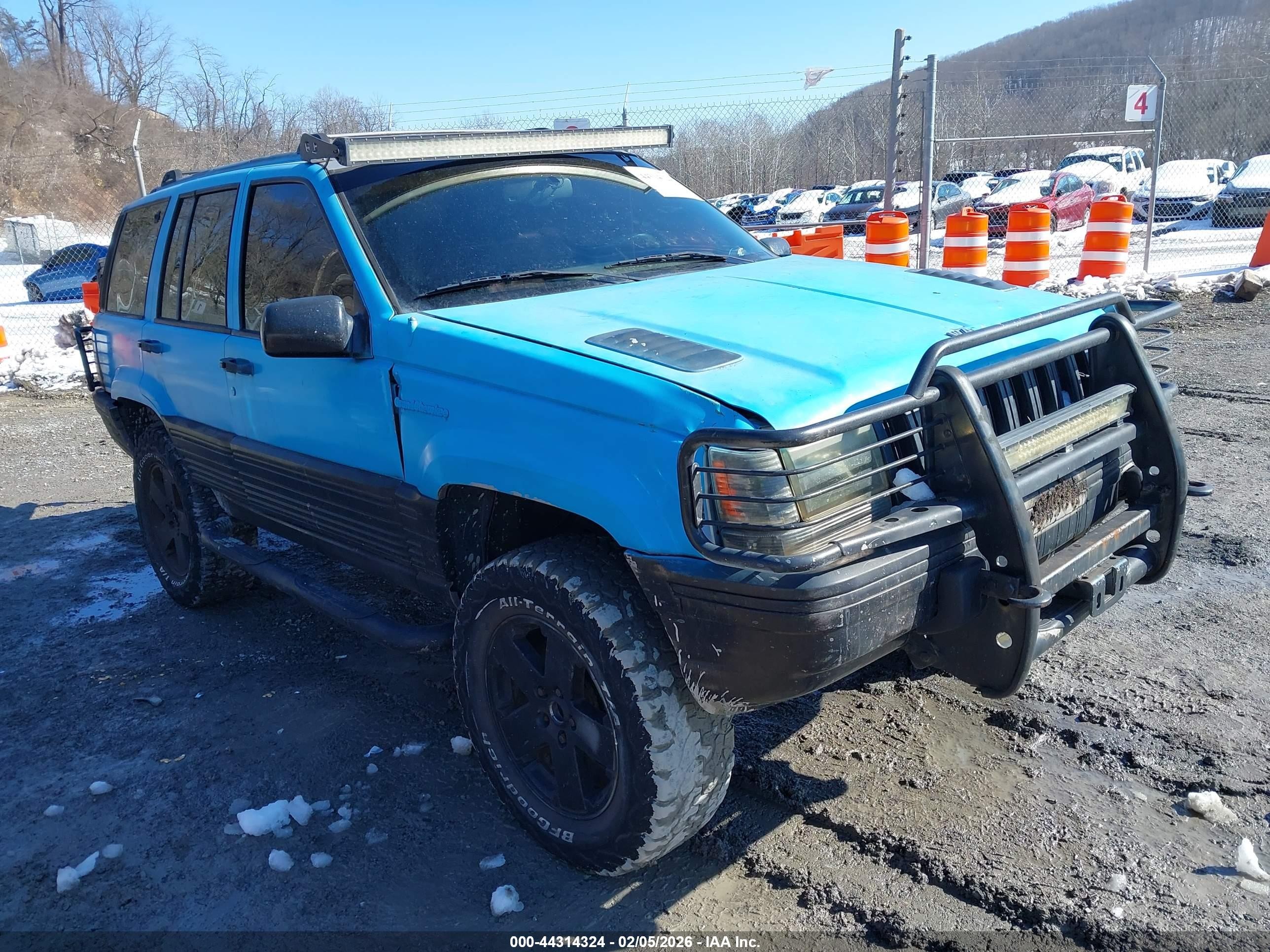 1994 Jeep Grand Cherokee Limited, VIN 1J4GZ78Y4RC345688 — Rear end