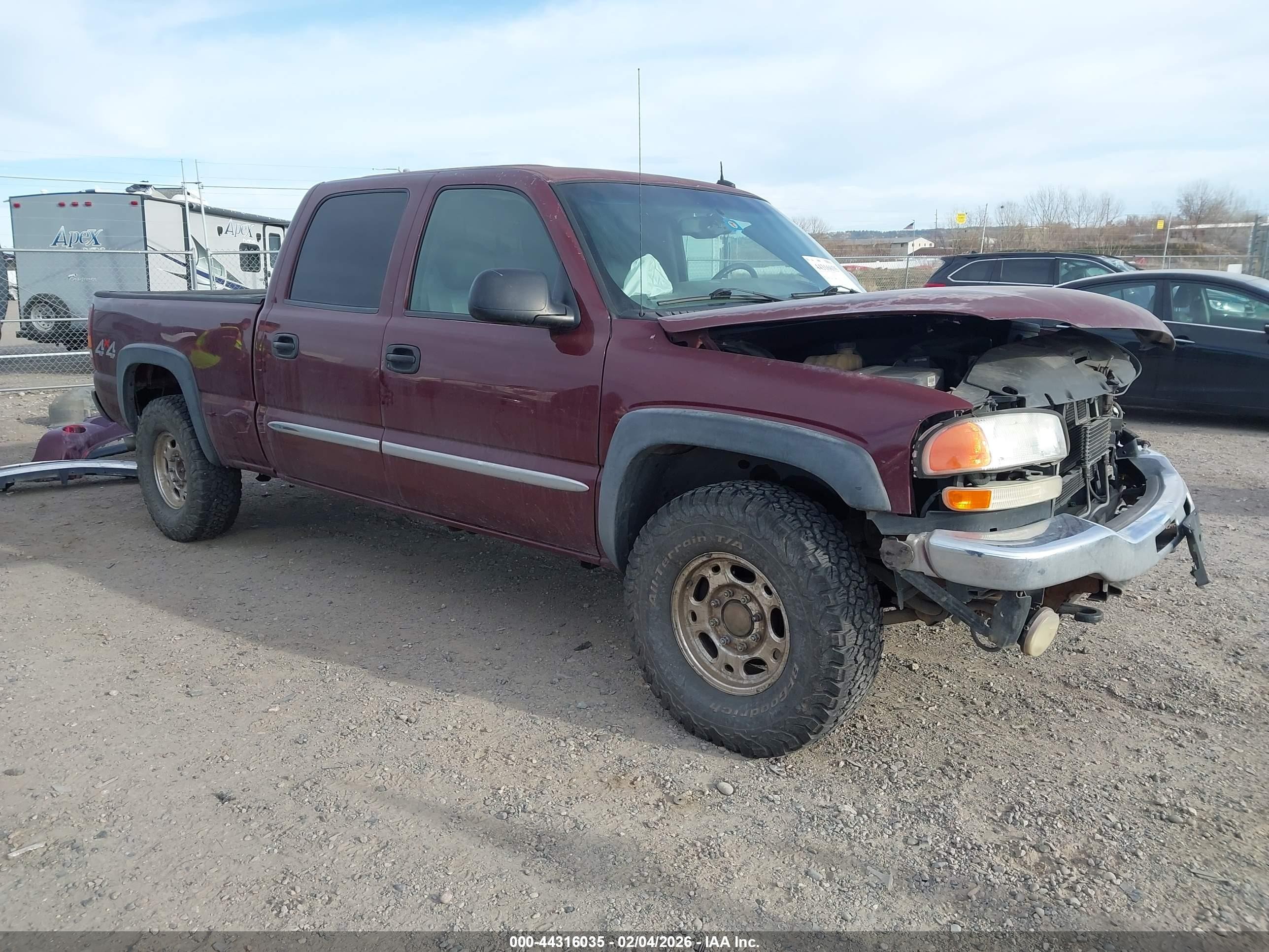 2003 GMC Sierra 1500HD SLE, VIN 1GTGK13U43F219123 — Front end