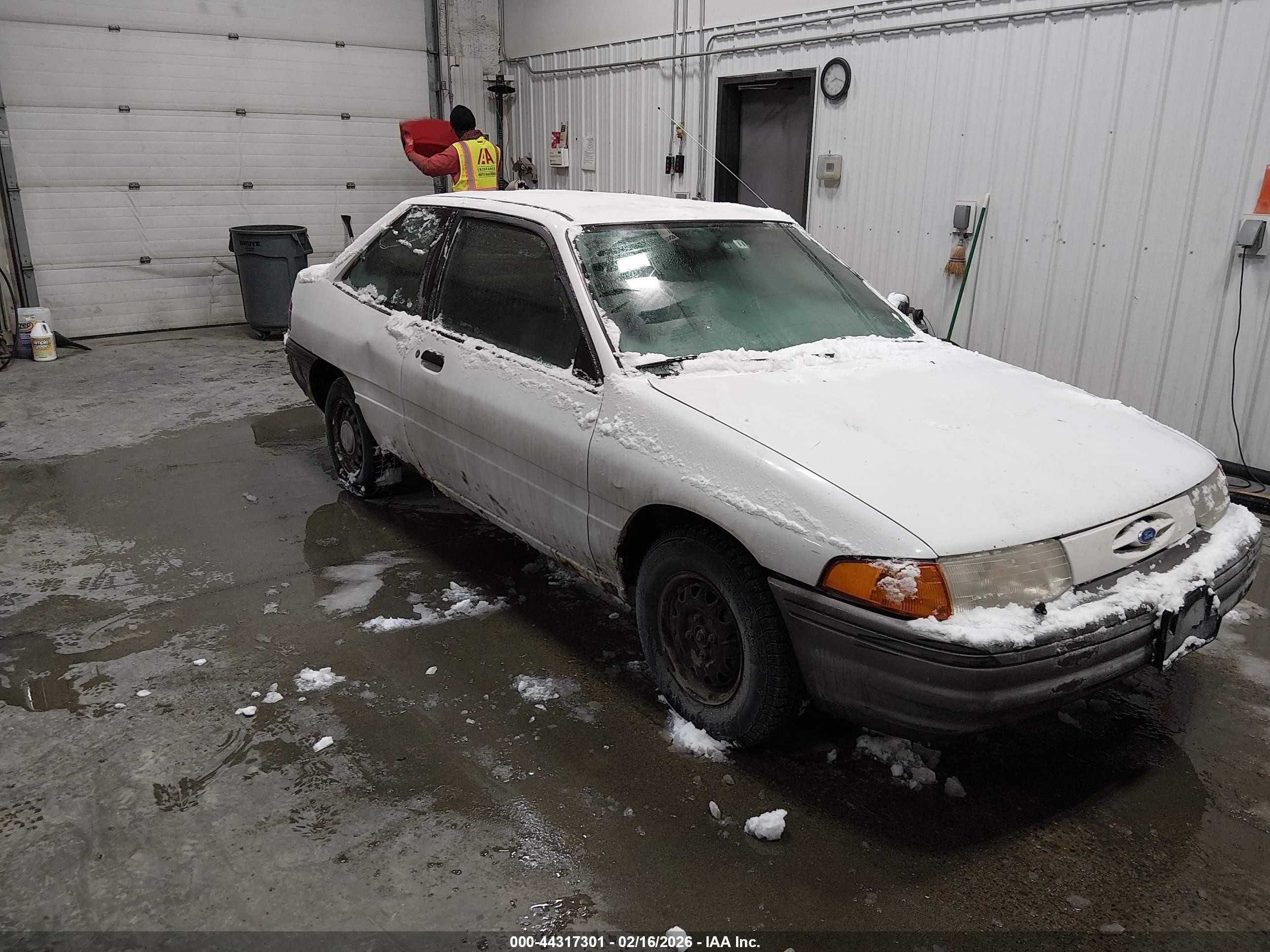 1995 Ford Escort, VIN 1FASP10J0SW326017 — Rear end