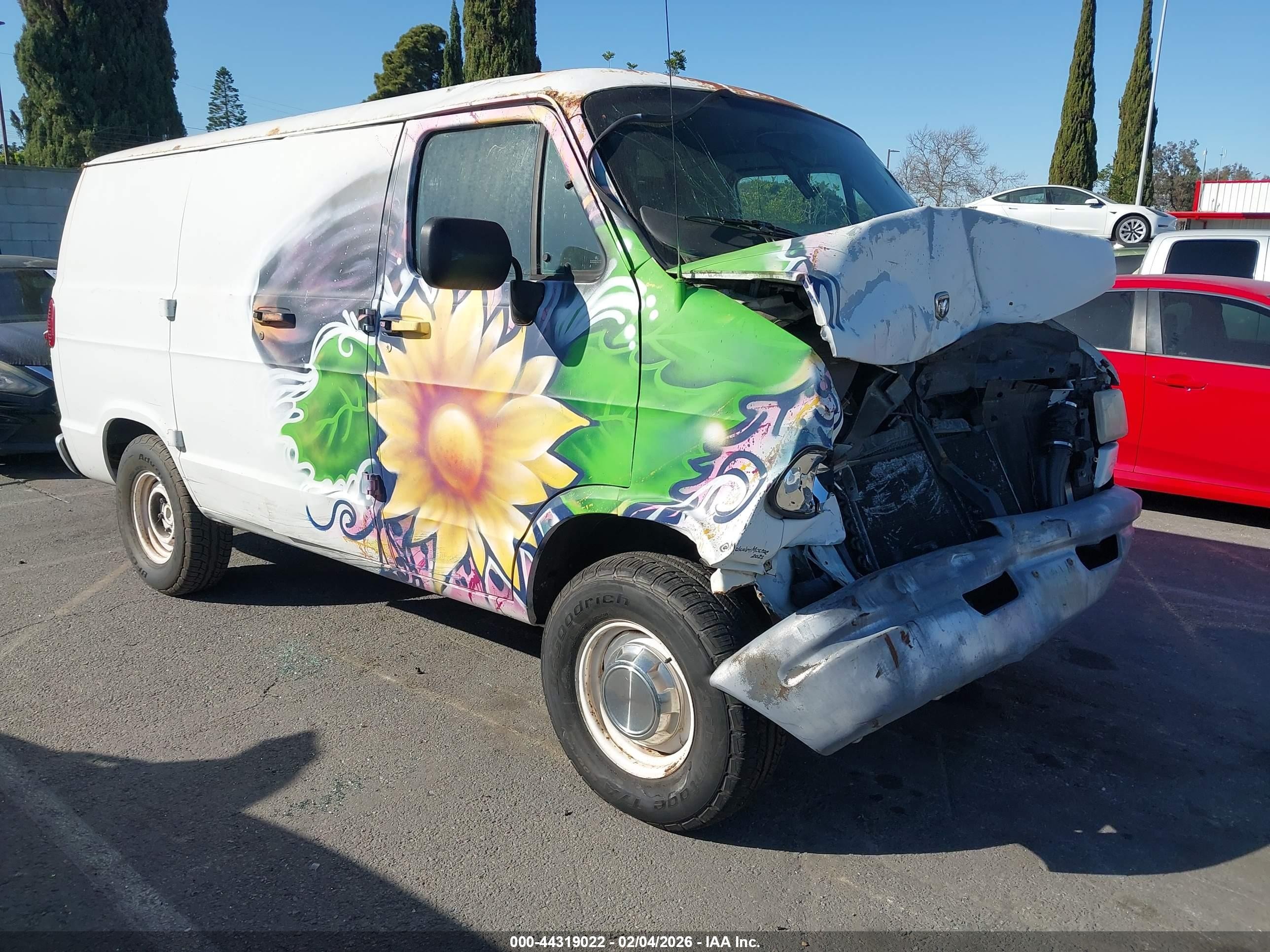 1996 Dodge Cargo, VIN 2B7HB11X0TK127106 — Front end
