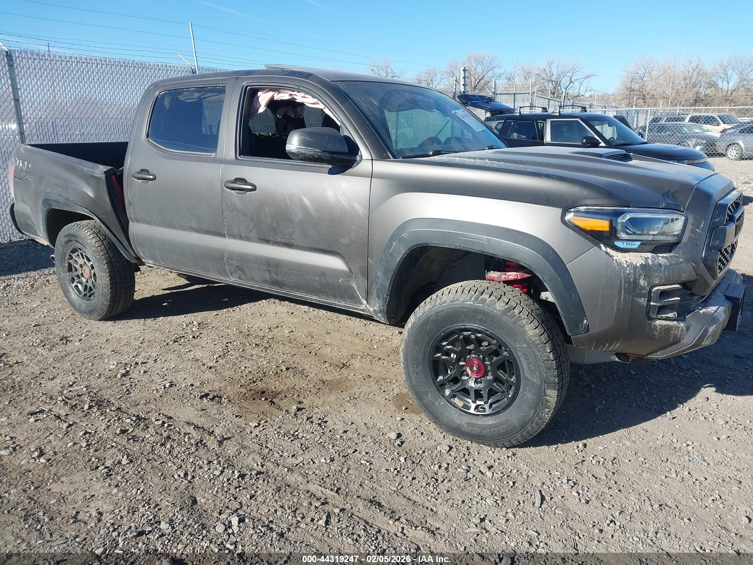 2023 Toyota Tacoma TRD Pro, VIN 3TYCZ5AN4PT113195 — Опрокидывание