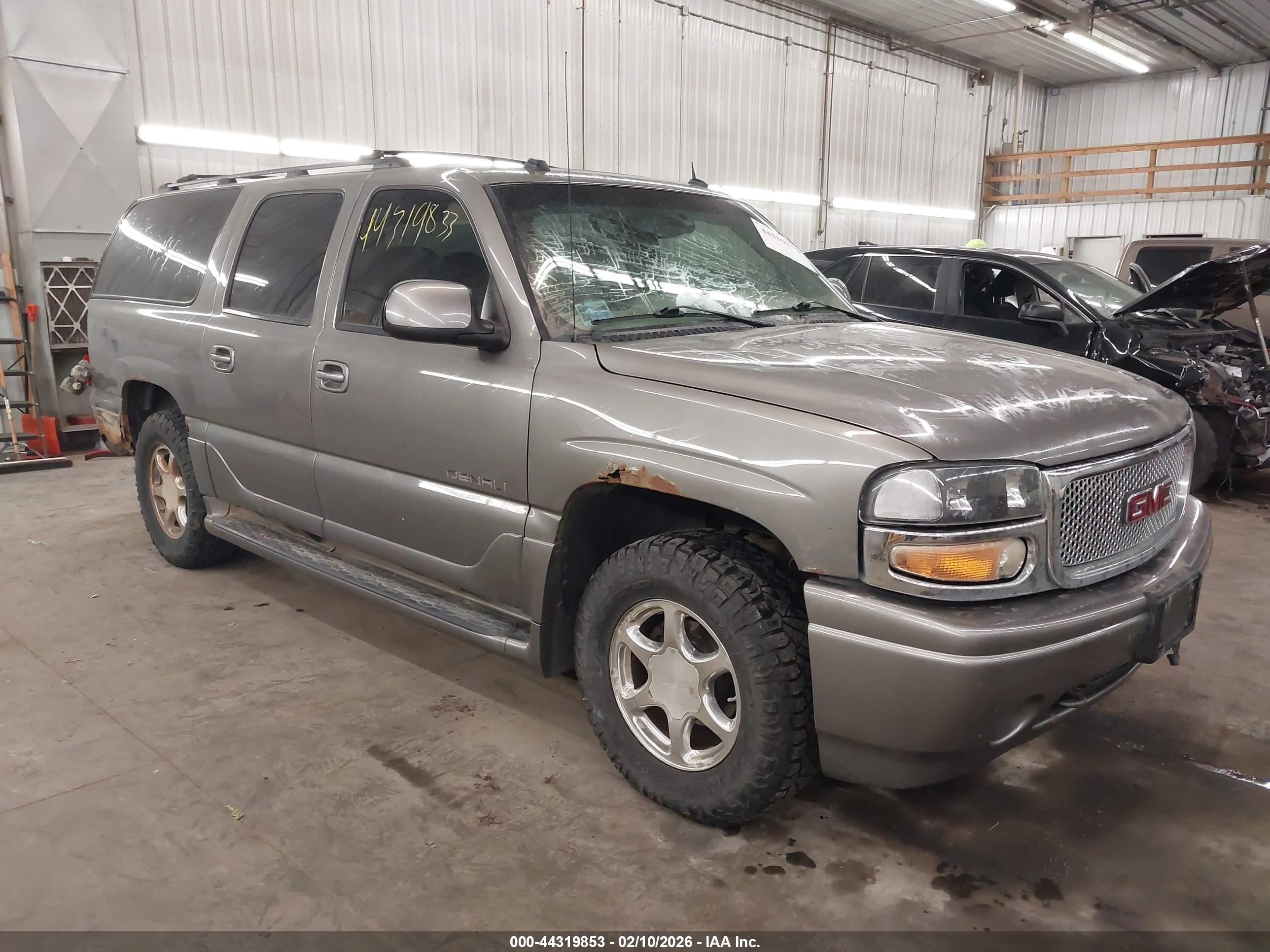 2005 GMC Yukon XL, VIN 1GKFK66U55J184391 — Rear end